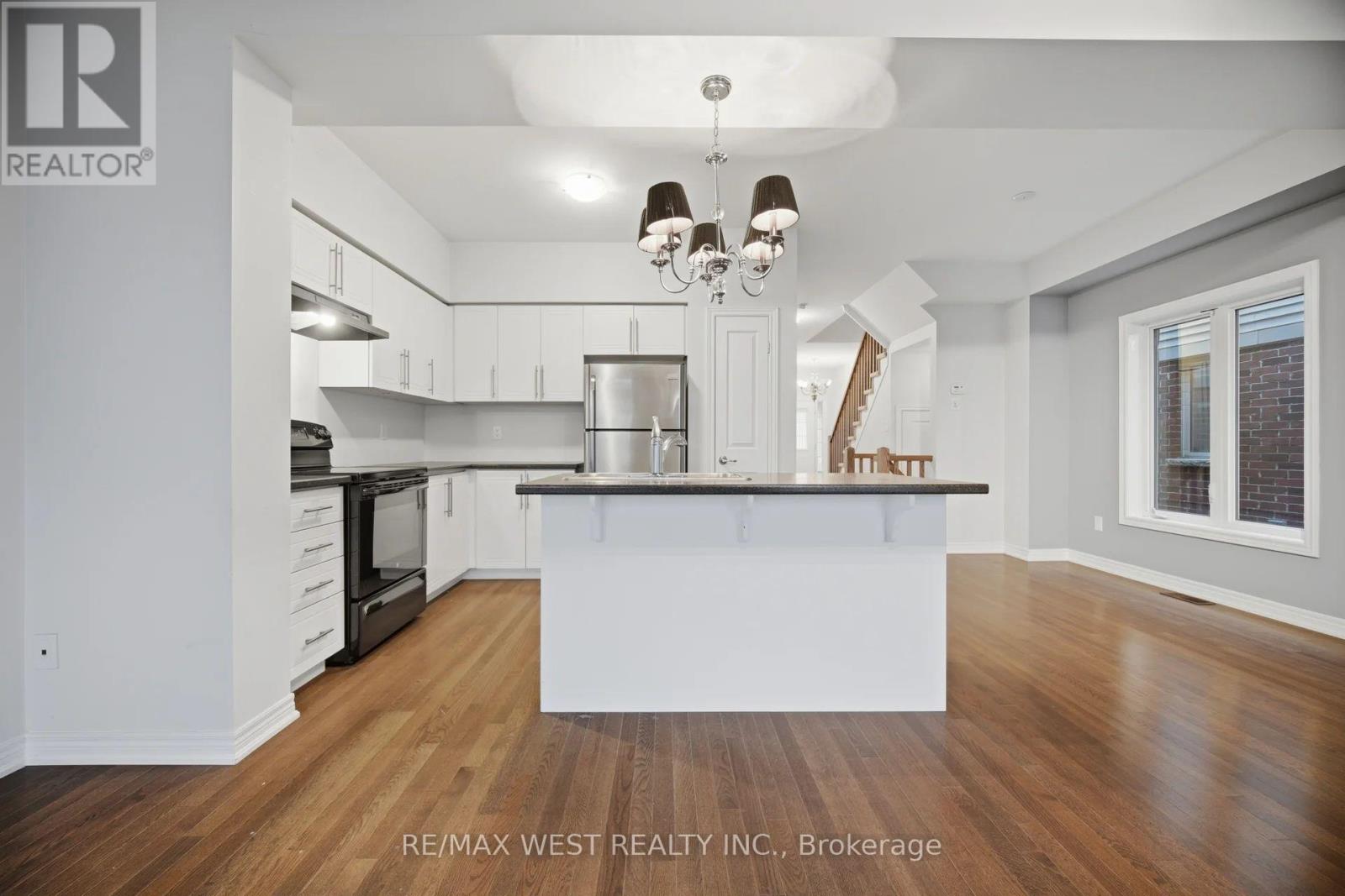 137 ECHOVALLEY DRIVE - 8