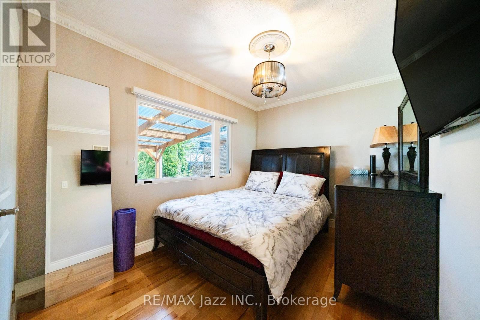 12 WARNSWORTH STREET - 31