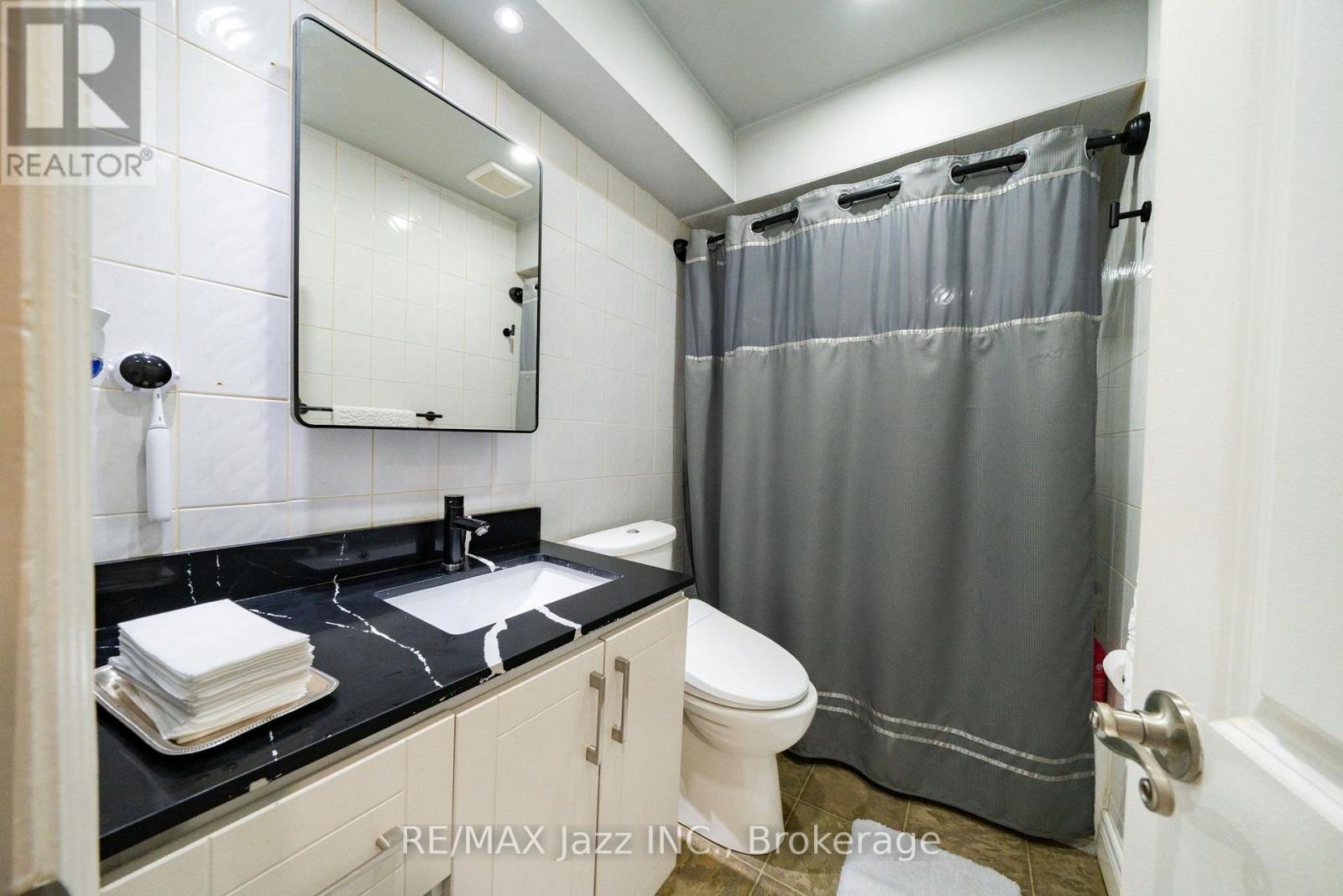 12 WARNSWORTH STREET - 33