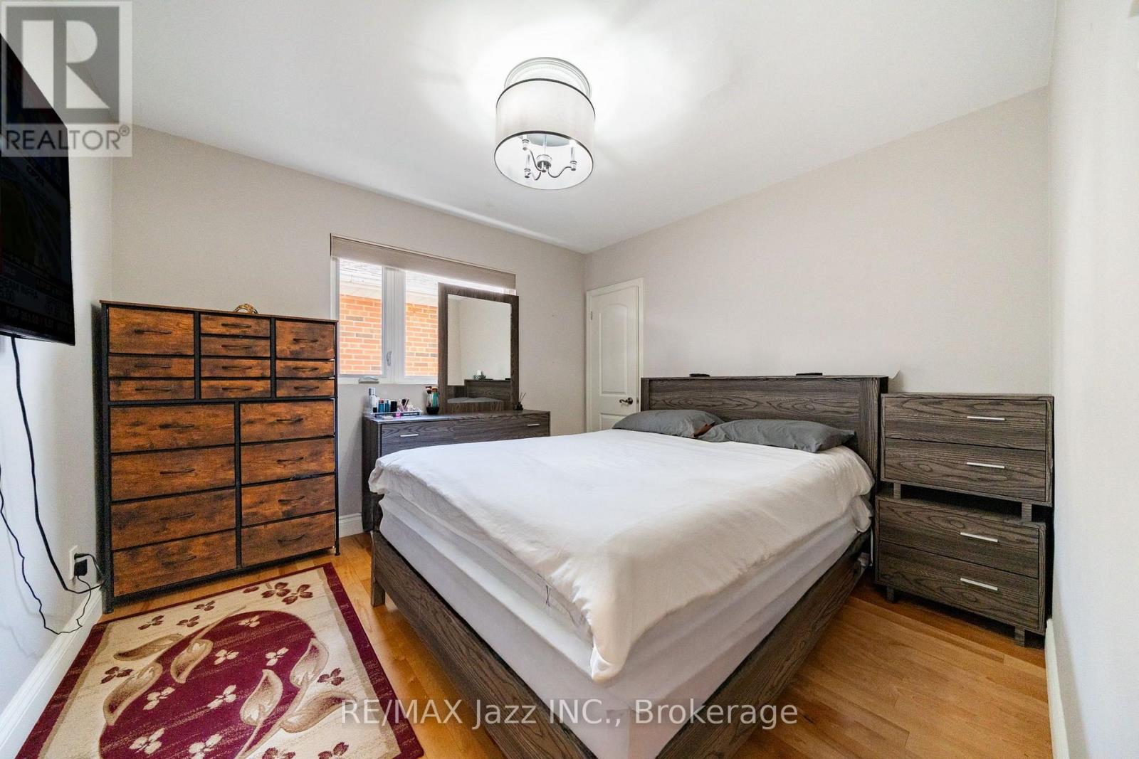 12 WARNSWORTH STREET - 34