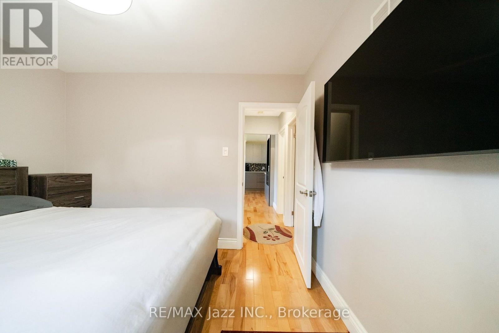 12 WARNSWORTH STREET - 36