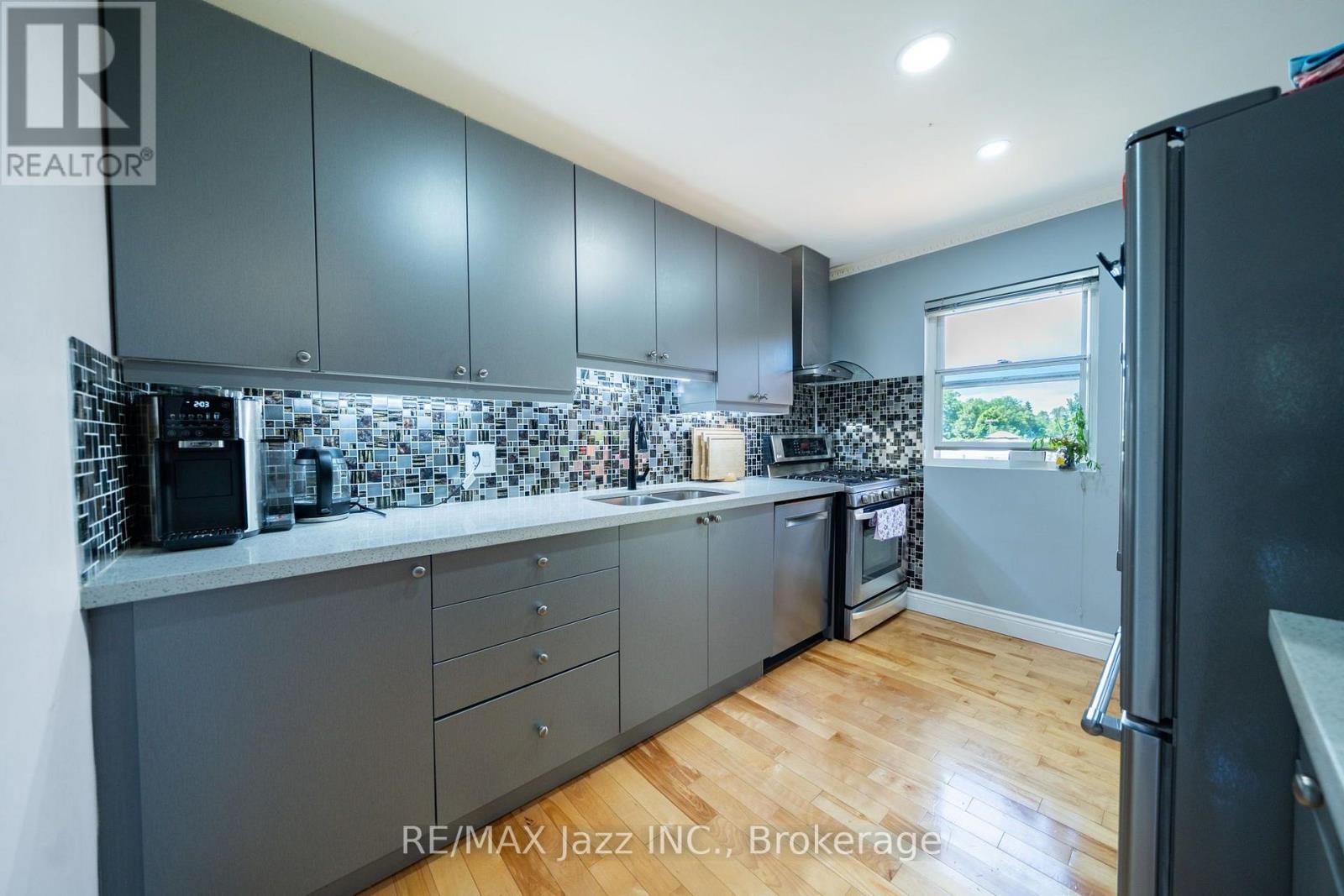 12 WARNSWORTH STREET - 39