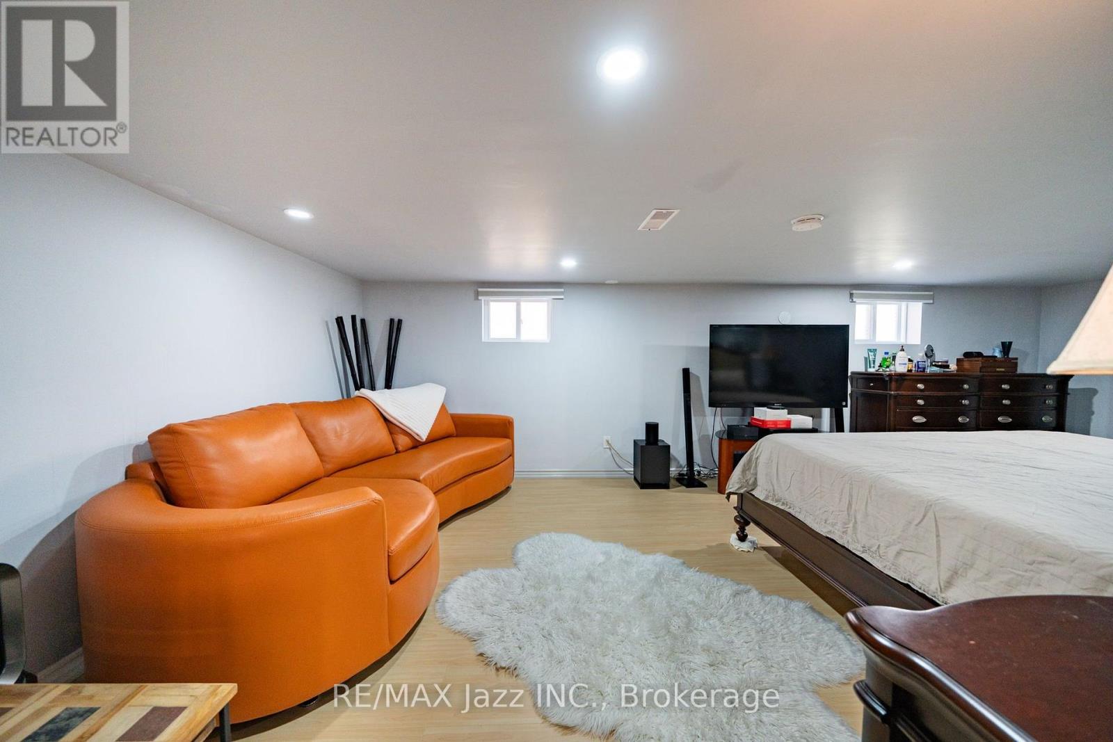 12 WARNSWORTH STREET - 46