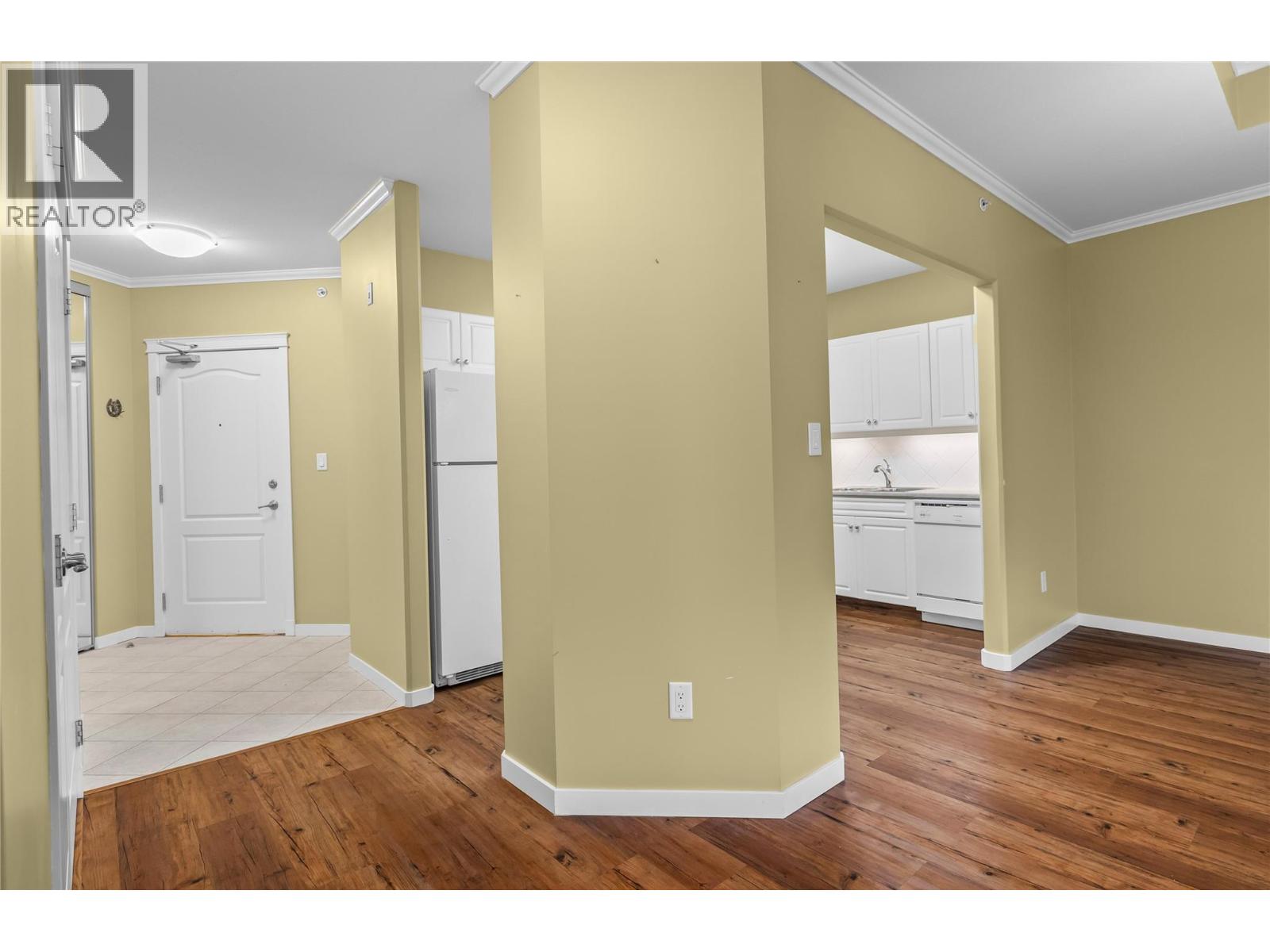 #404 303 Whitman Road - 35