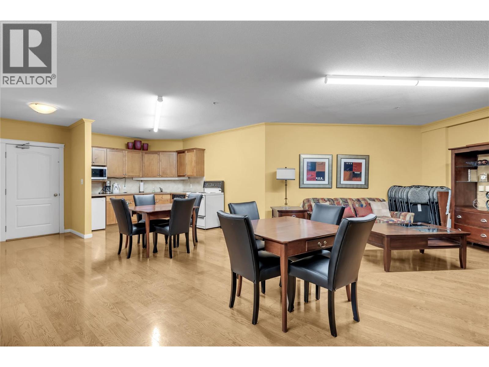 #404 303 Whitman Road - 46