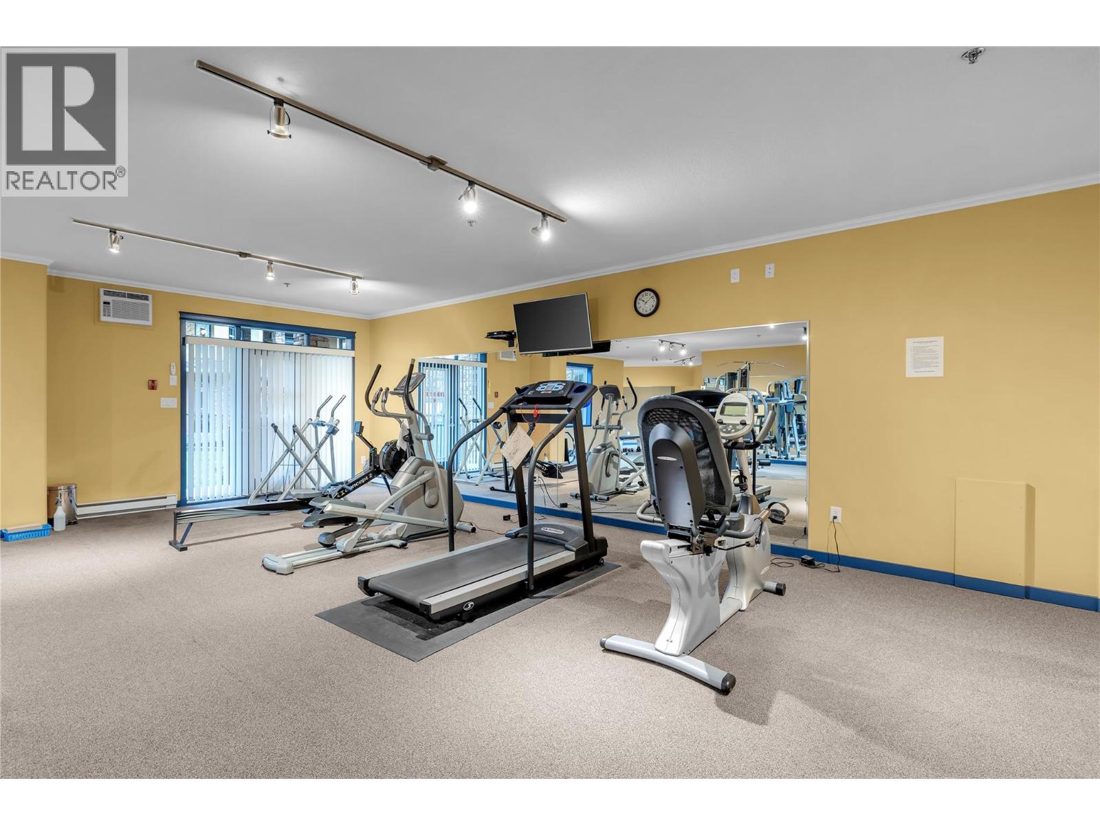 #404 303 Whitman Road - 44