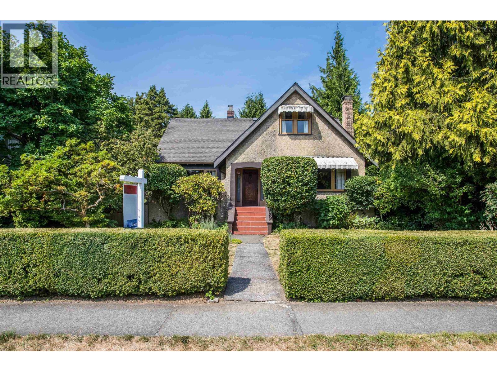 3 Bed, 2 Bath House for Sale in Vancouver – 6857 LABURNUM STREET, Vancouver – MLS# R3148727