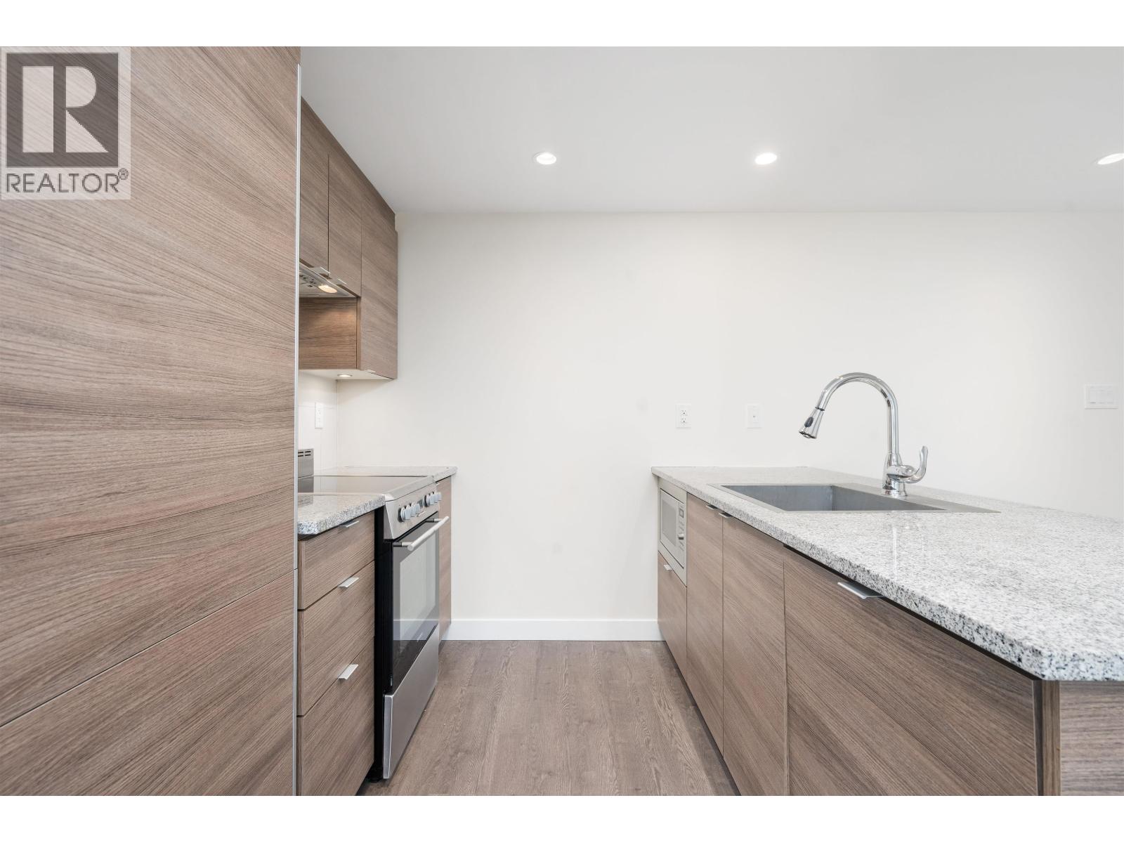 1 Bed, 1 Bath House for Rent in Vancouver – 1107 488 SW MARINE DRIVE, Vancouver – MLS# R3148744 - Image 10