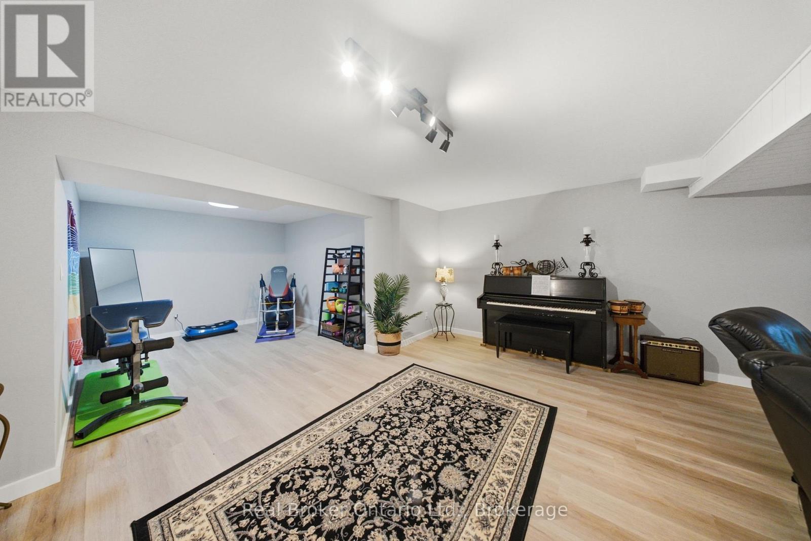 112 TAMARAC ROAD - Image 34