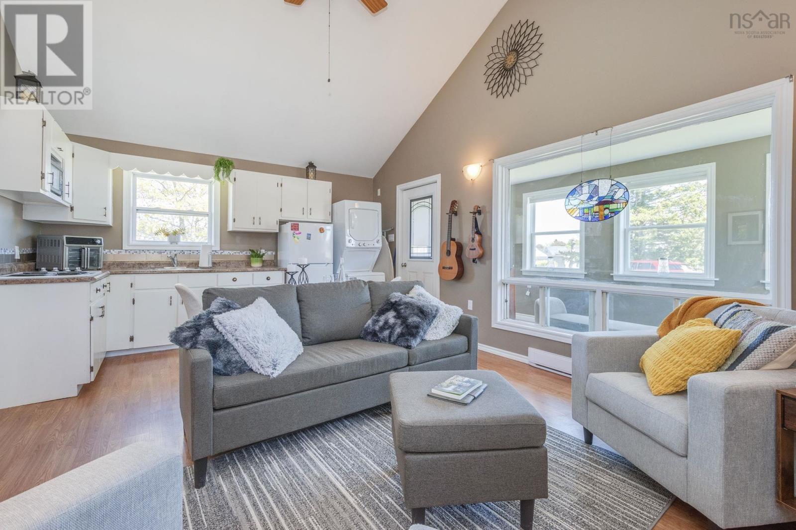 170 Oak Street - 8