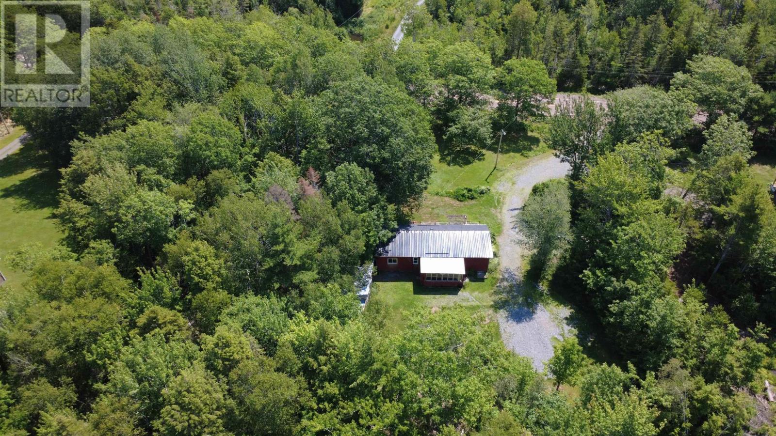 3561 Gairloch Road - 10