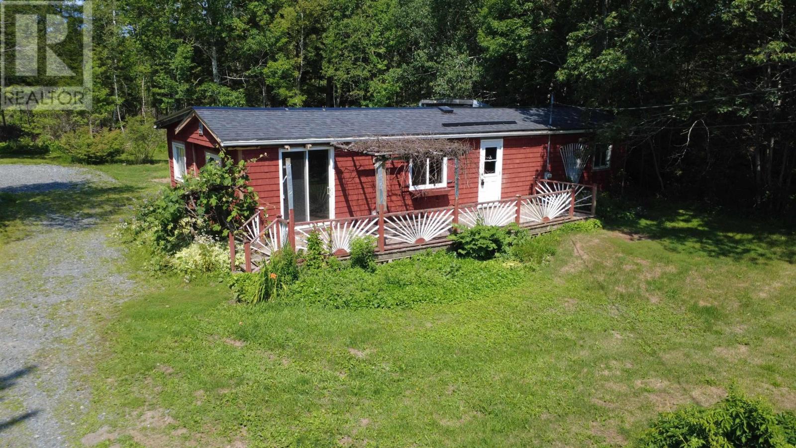3561 Gairloch Road - 2