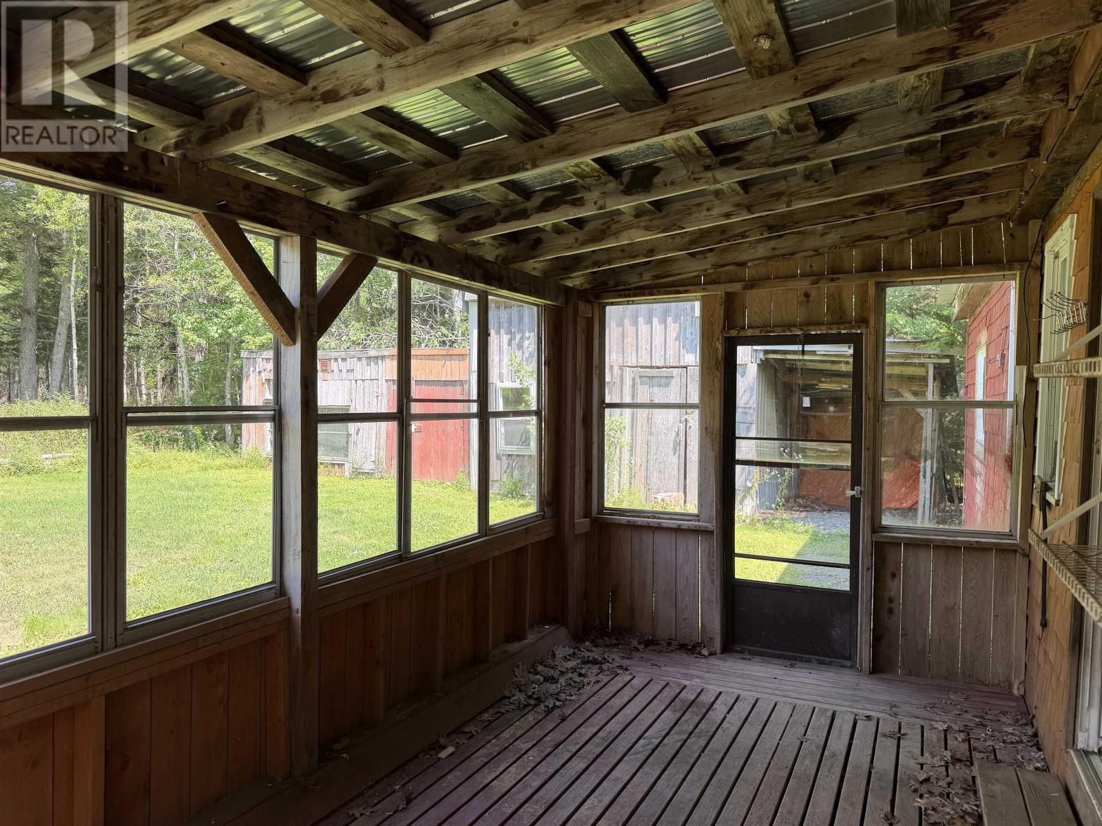 3561 Gairloch Road - 13
