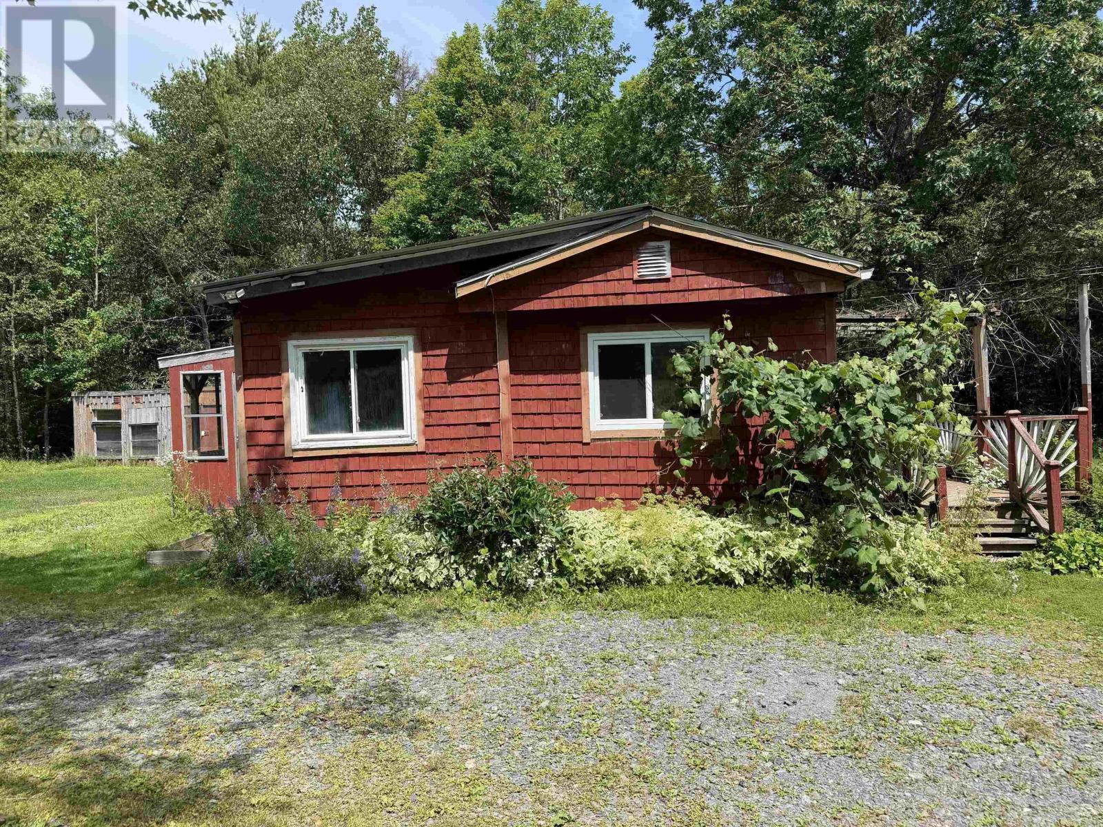 3561 Gairloch Road - 42