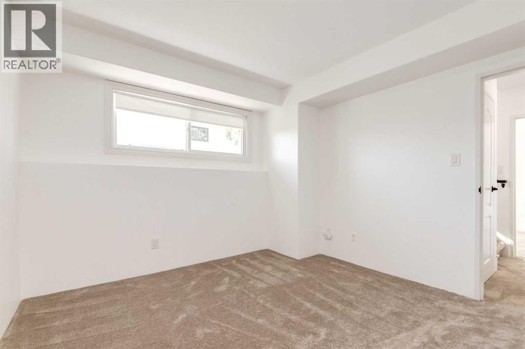 4503 75 Street NW - 34