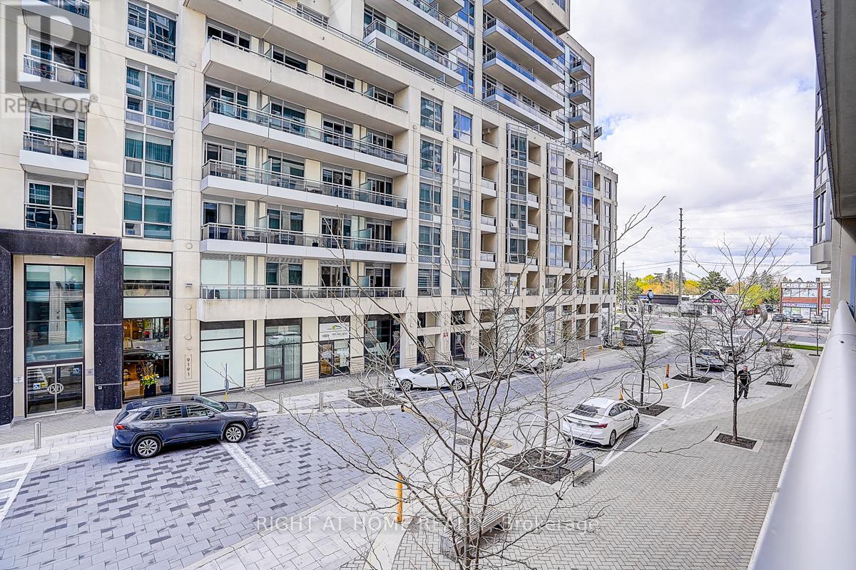 #205 9201 YONGE STREET - 22