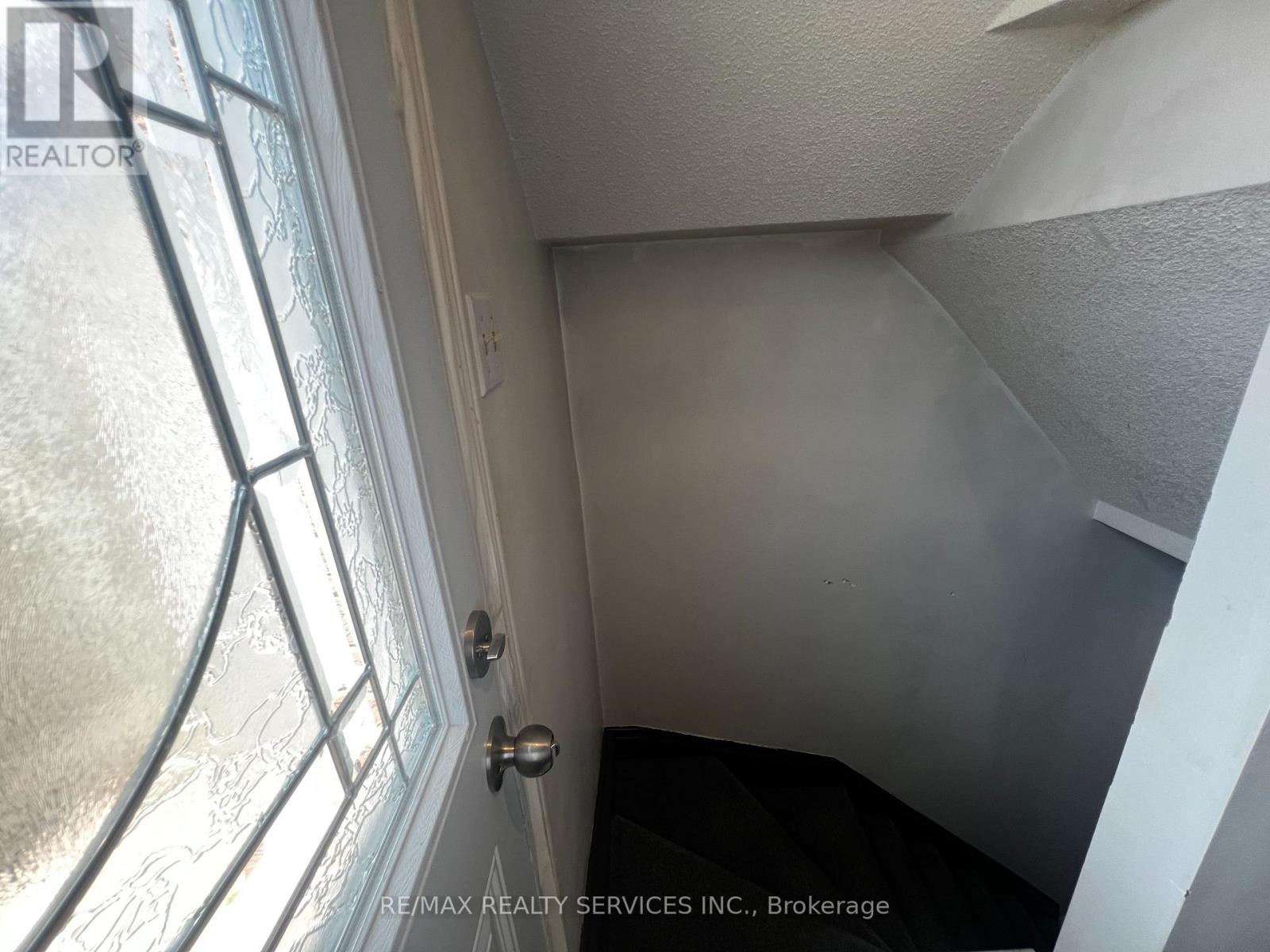 59 STANWELL DRIVE - 32