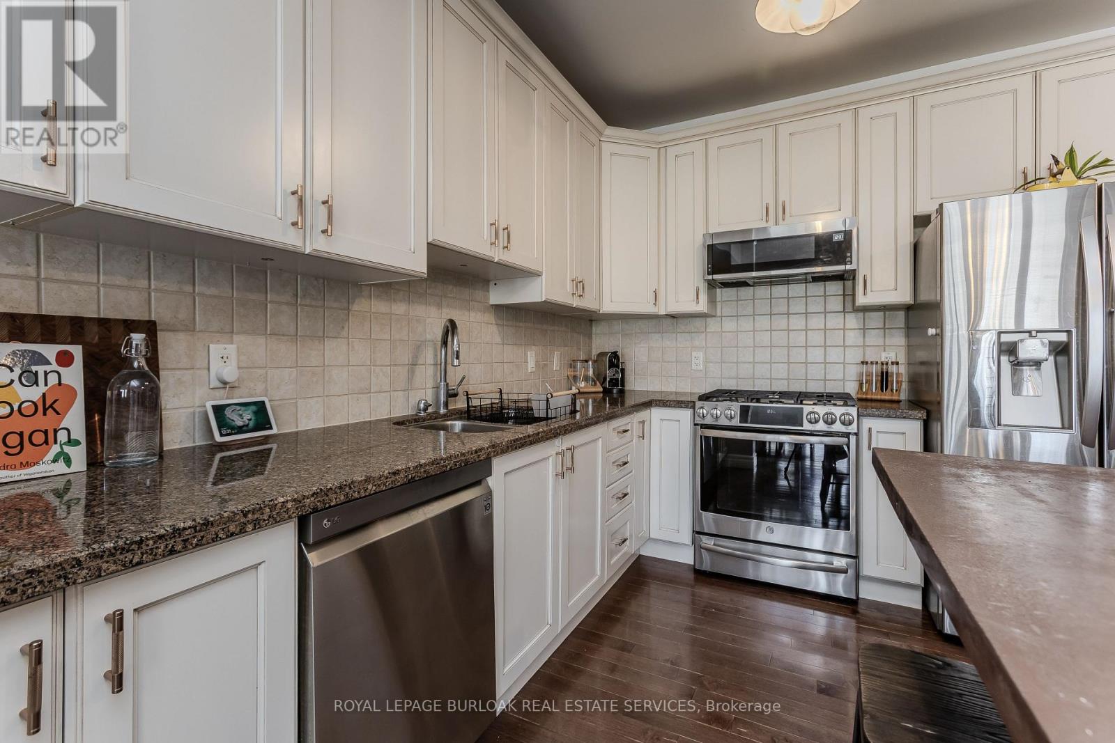 2121 PROSPECT STREET - Image 12