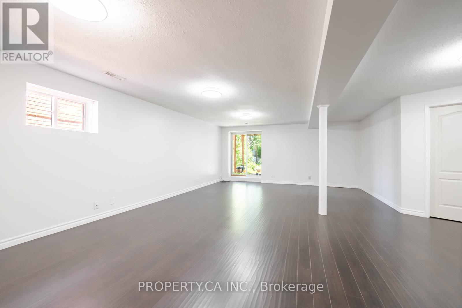 67 MASSENA DRIVE - 33