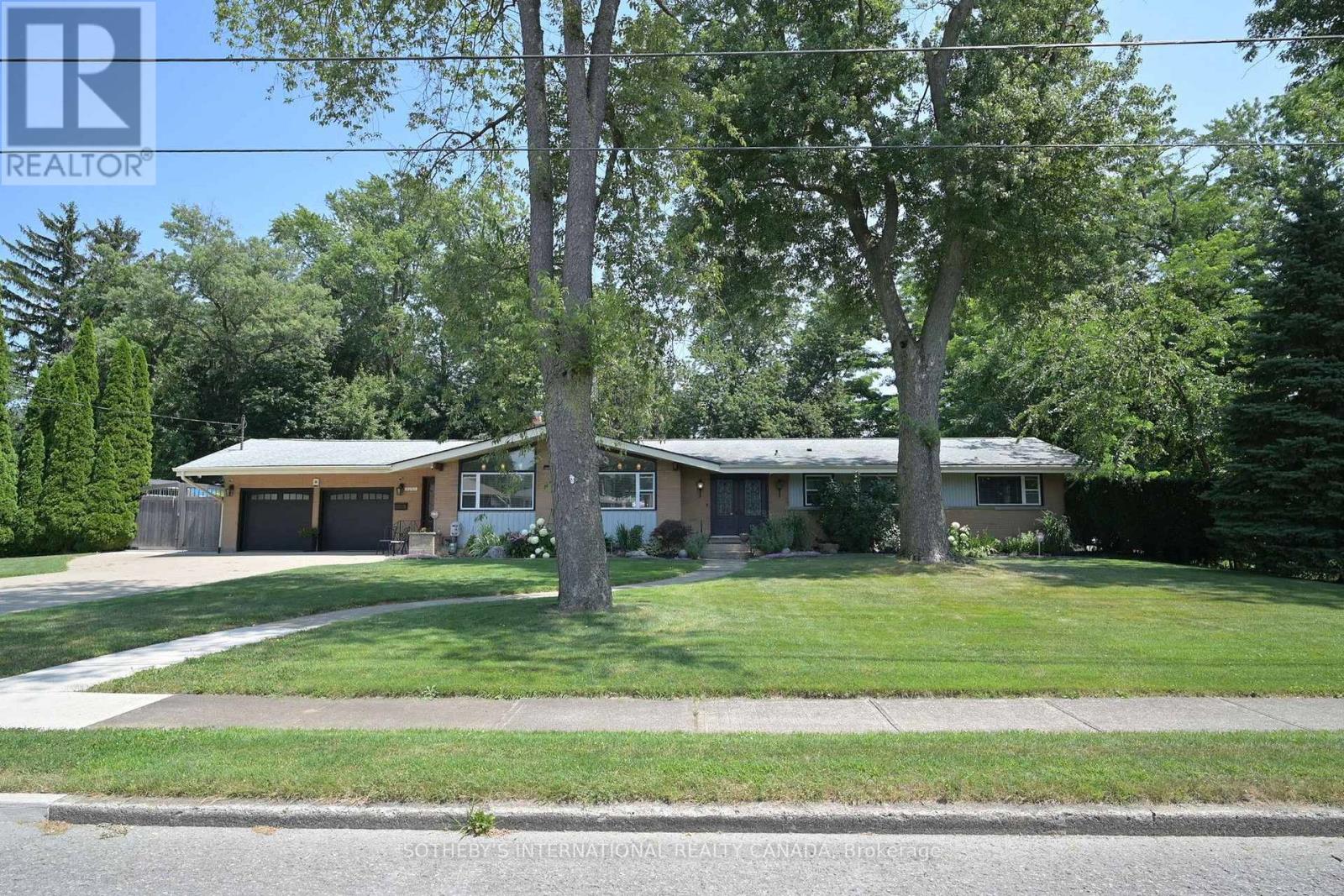 6292 BROOKFIELD AVENUE - 1