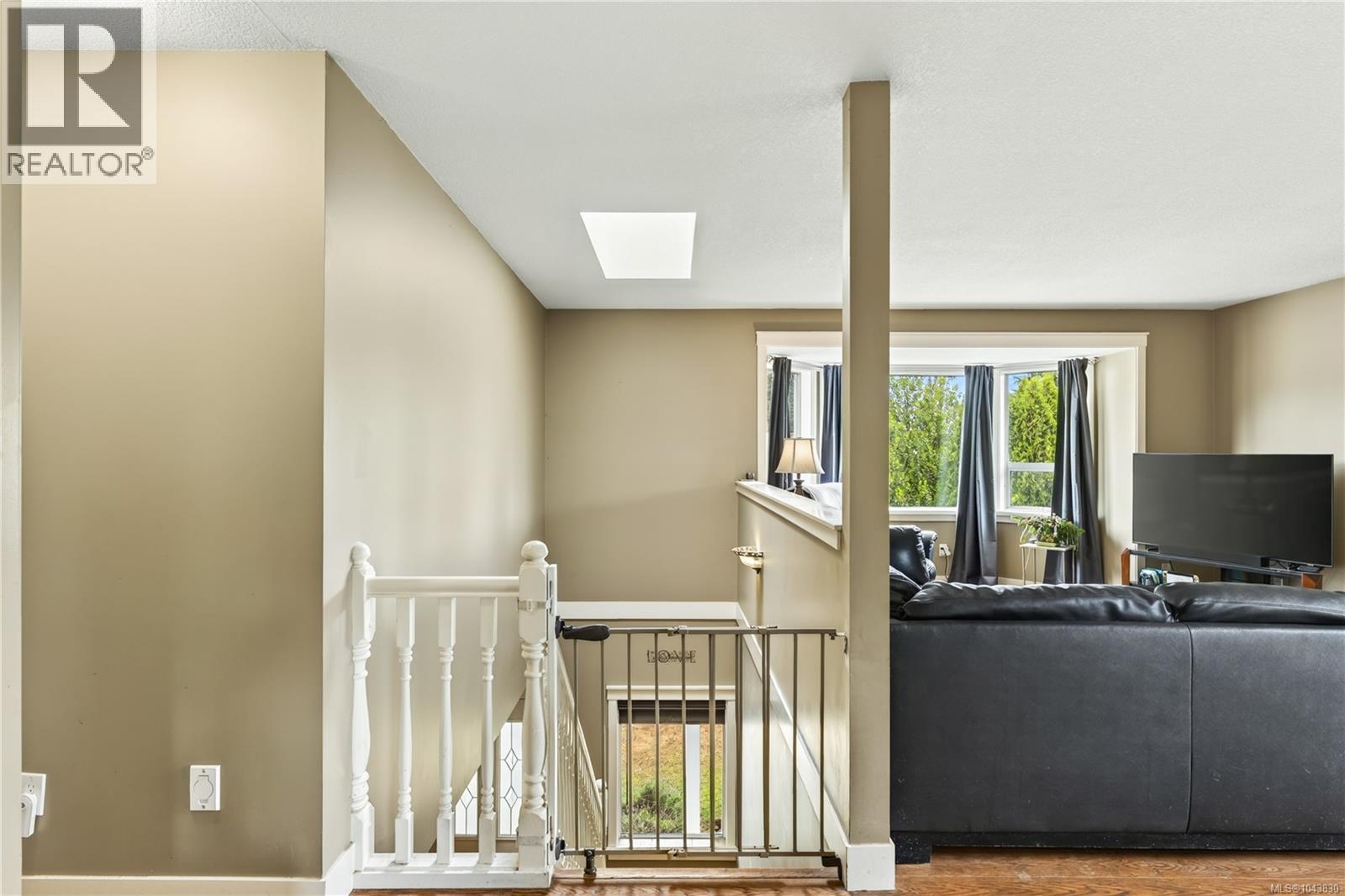844 Therres Cres - 12