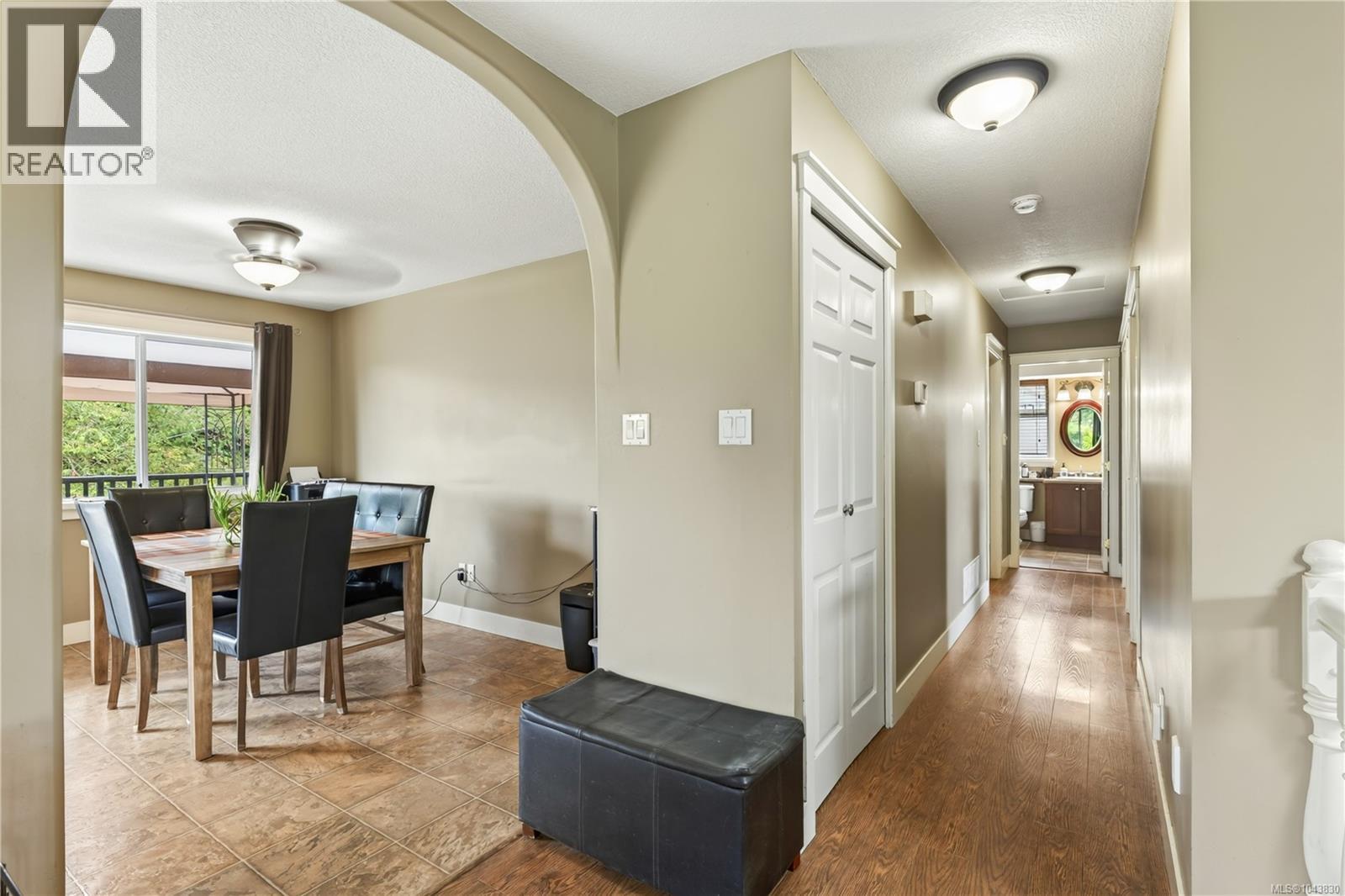 844 Therres Cres - 18