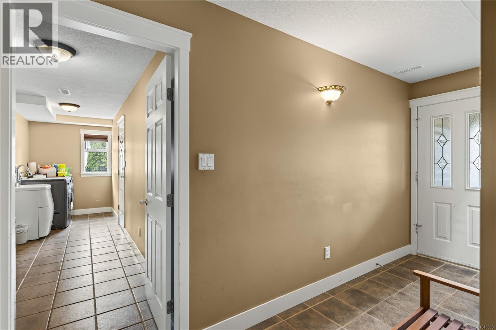 844 Therres Cres - 6