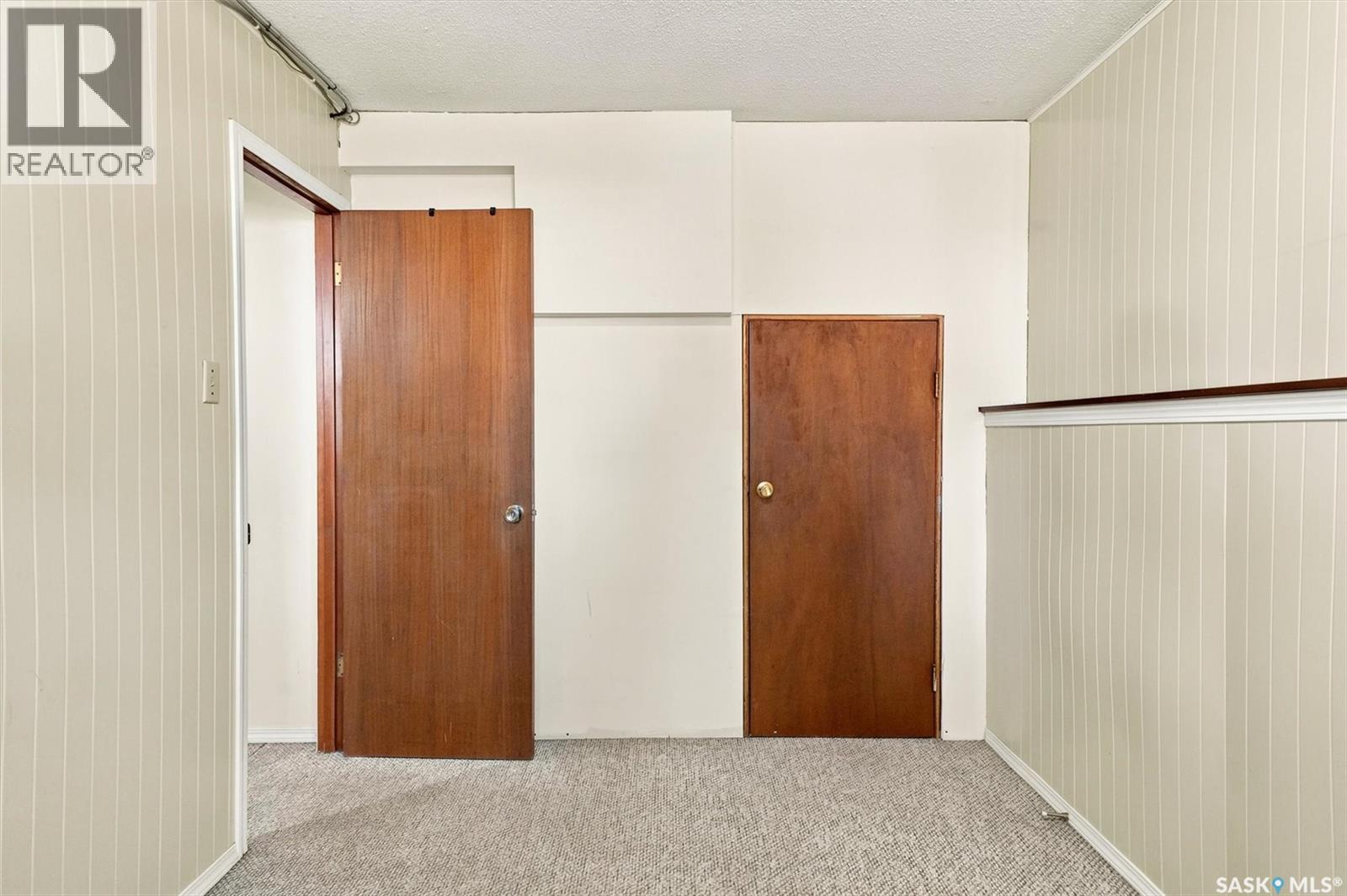 1009 East CENTRE - Image 28