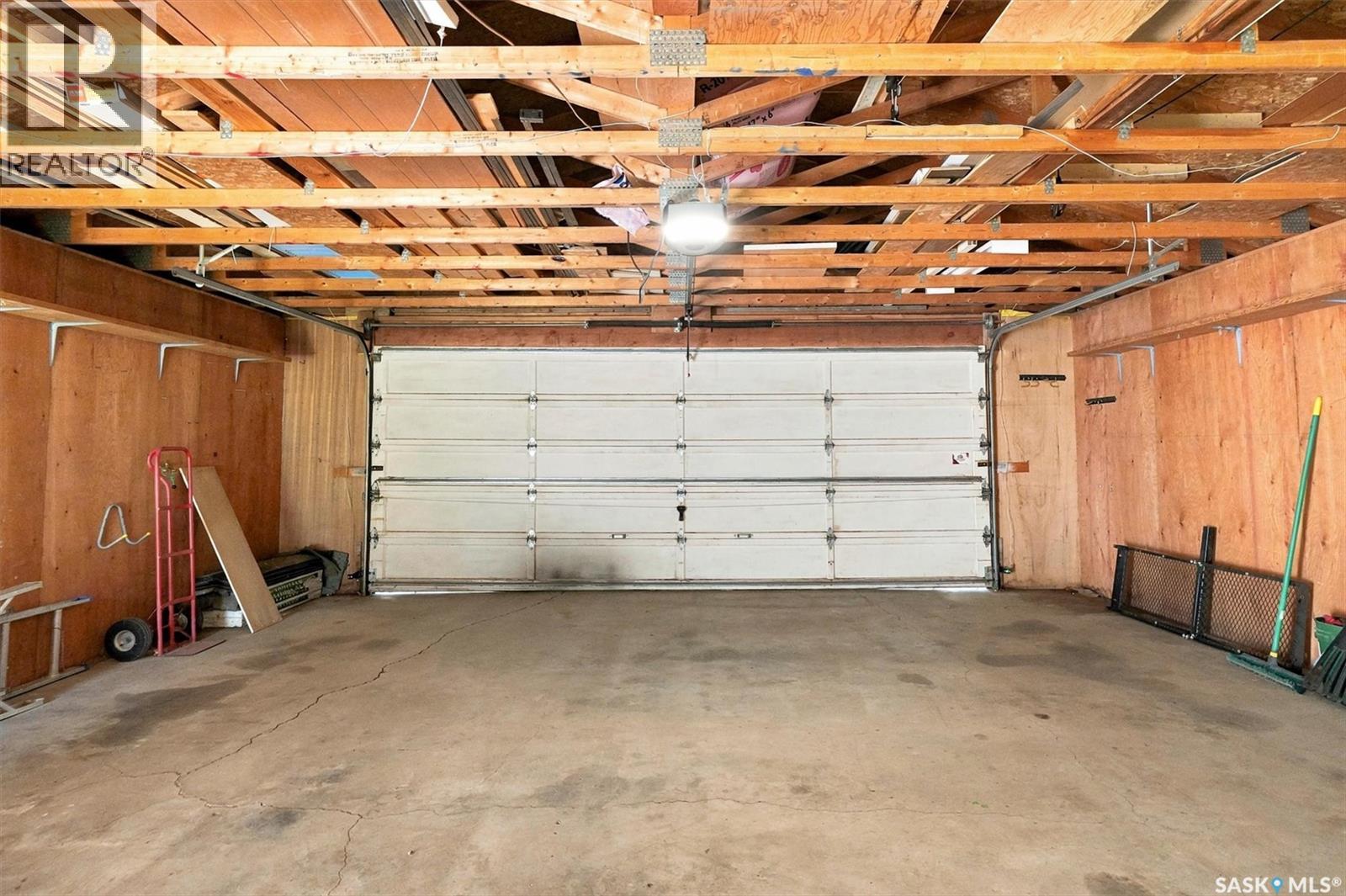 1009 East CENTRE - Image 34