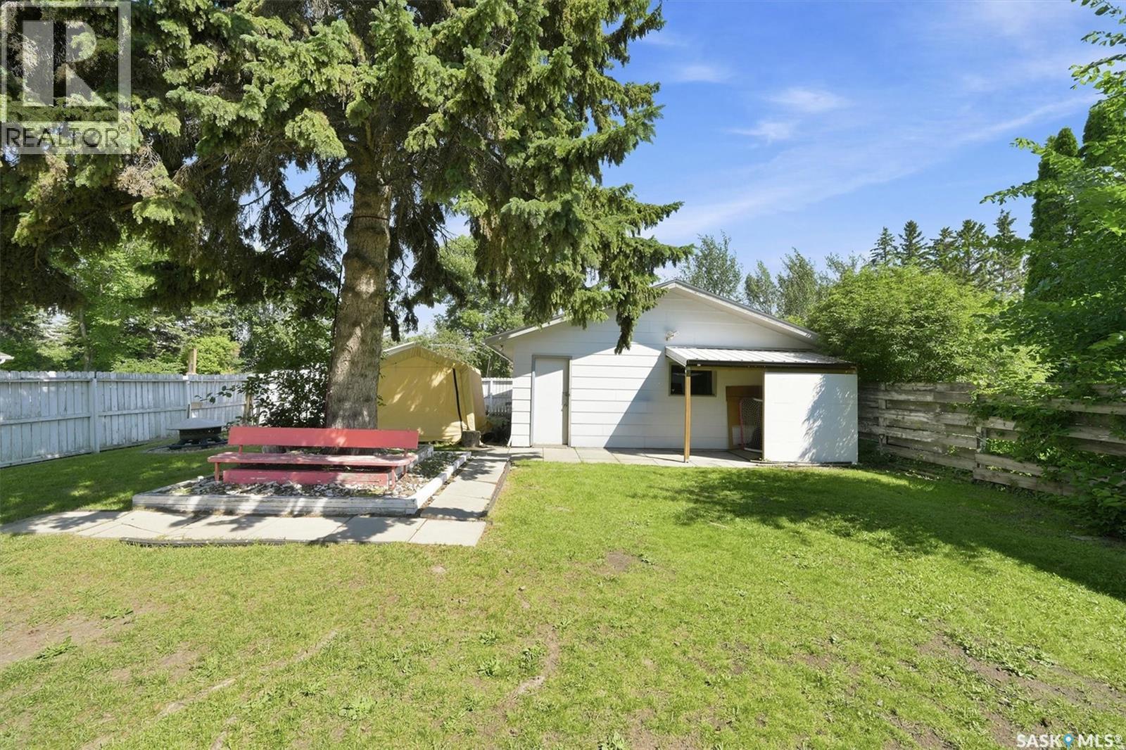 1009 East CENTRE - Image 41