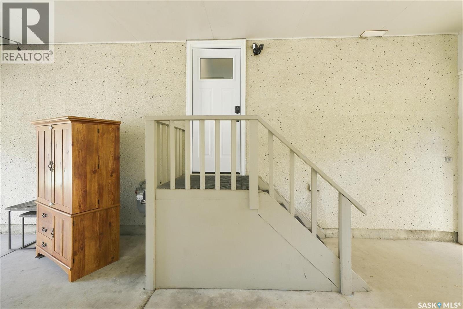 1009 East CENTRE - Image 46