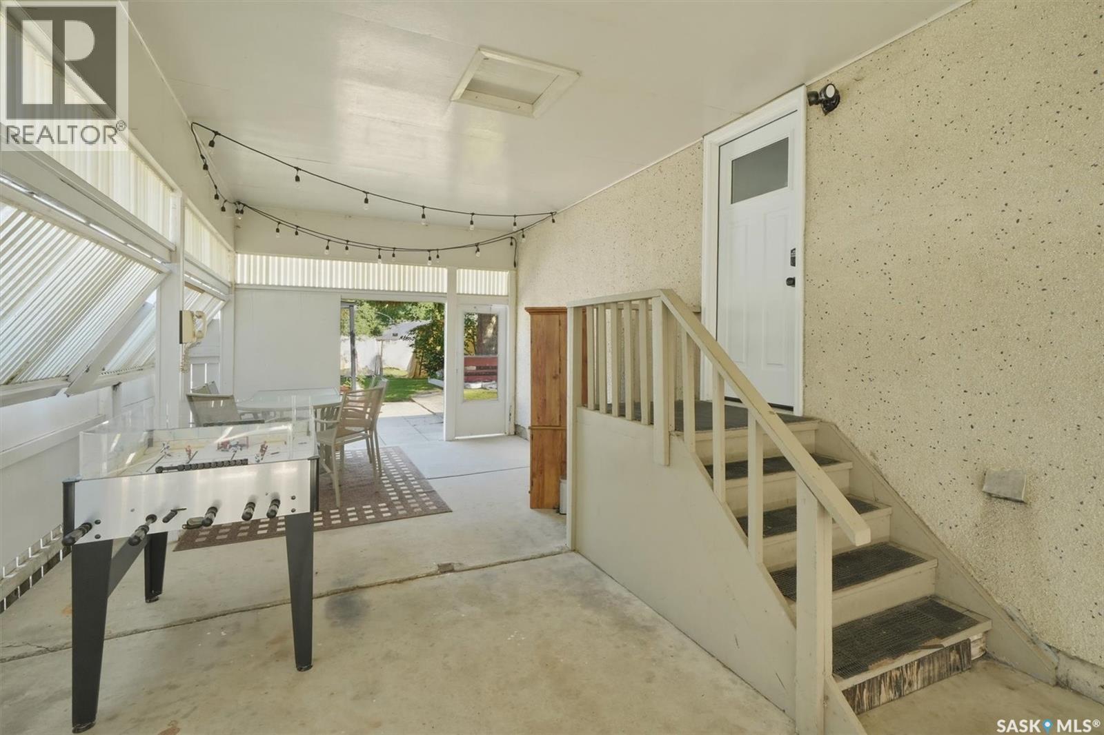 1009 East CENTRE - Image 47