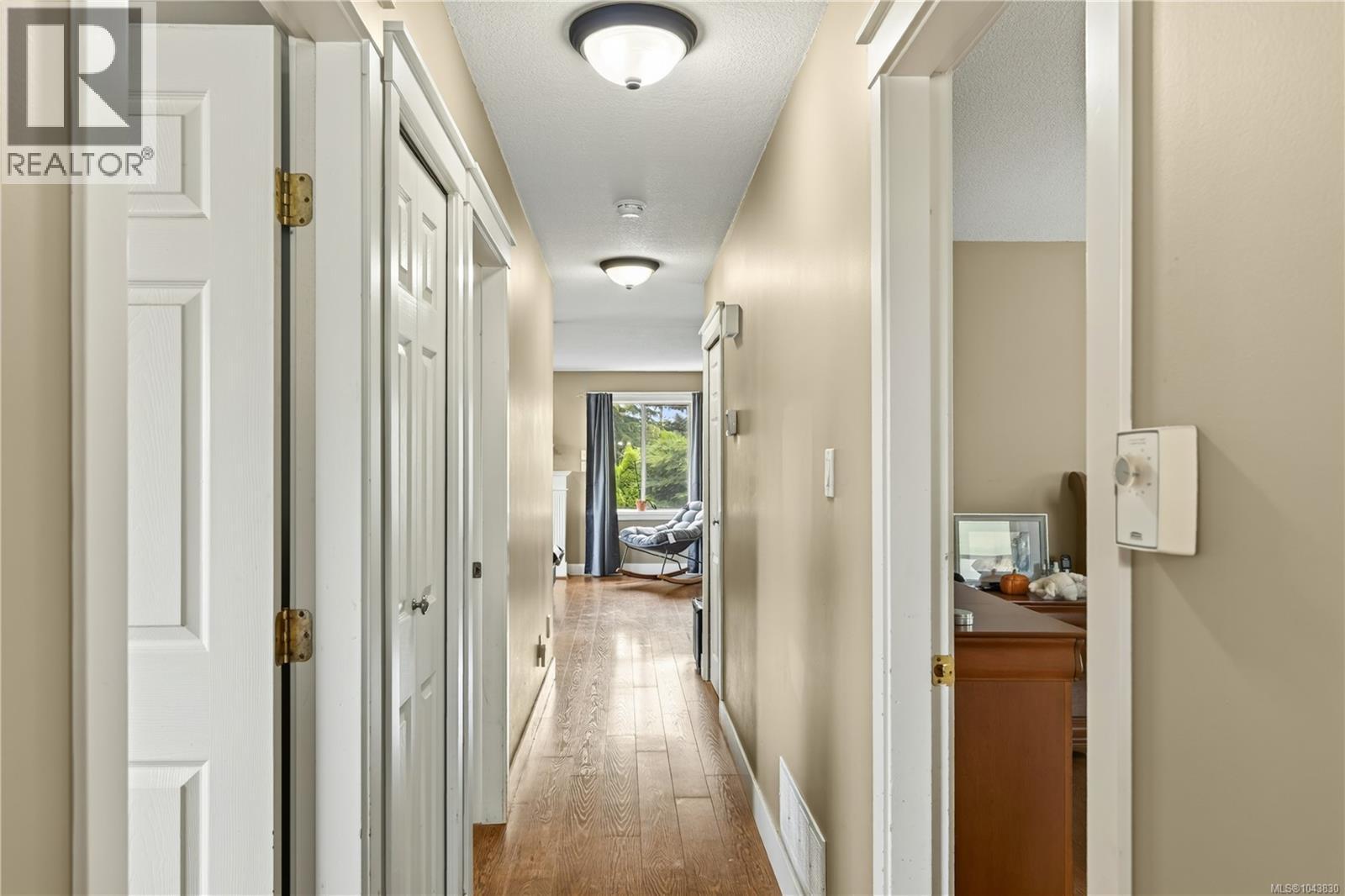 844 Therres Cres - 30
