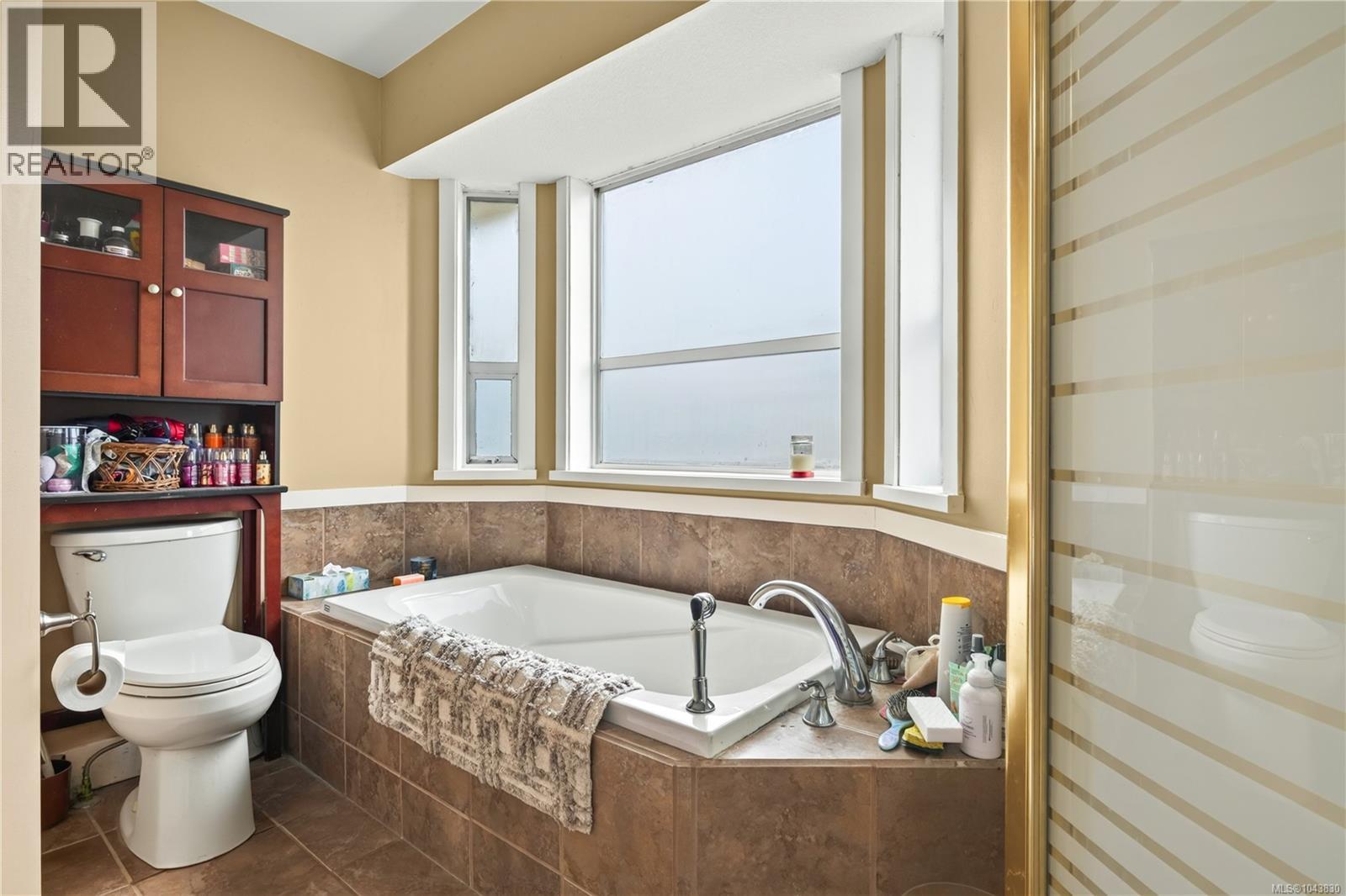 844 Therres Cres - 36