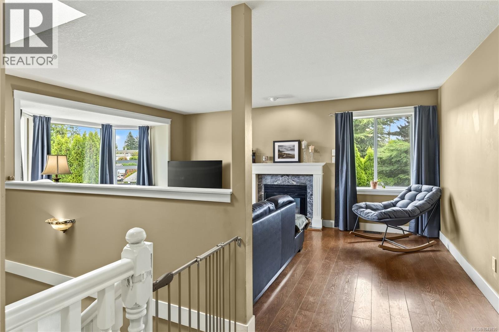 844 Therres Cres - 13