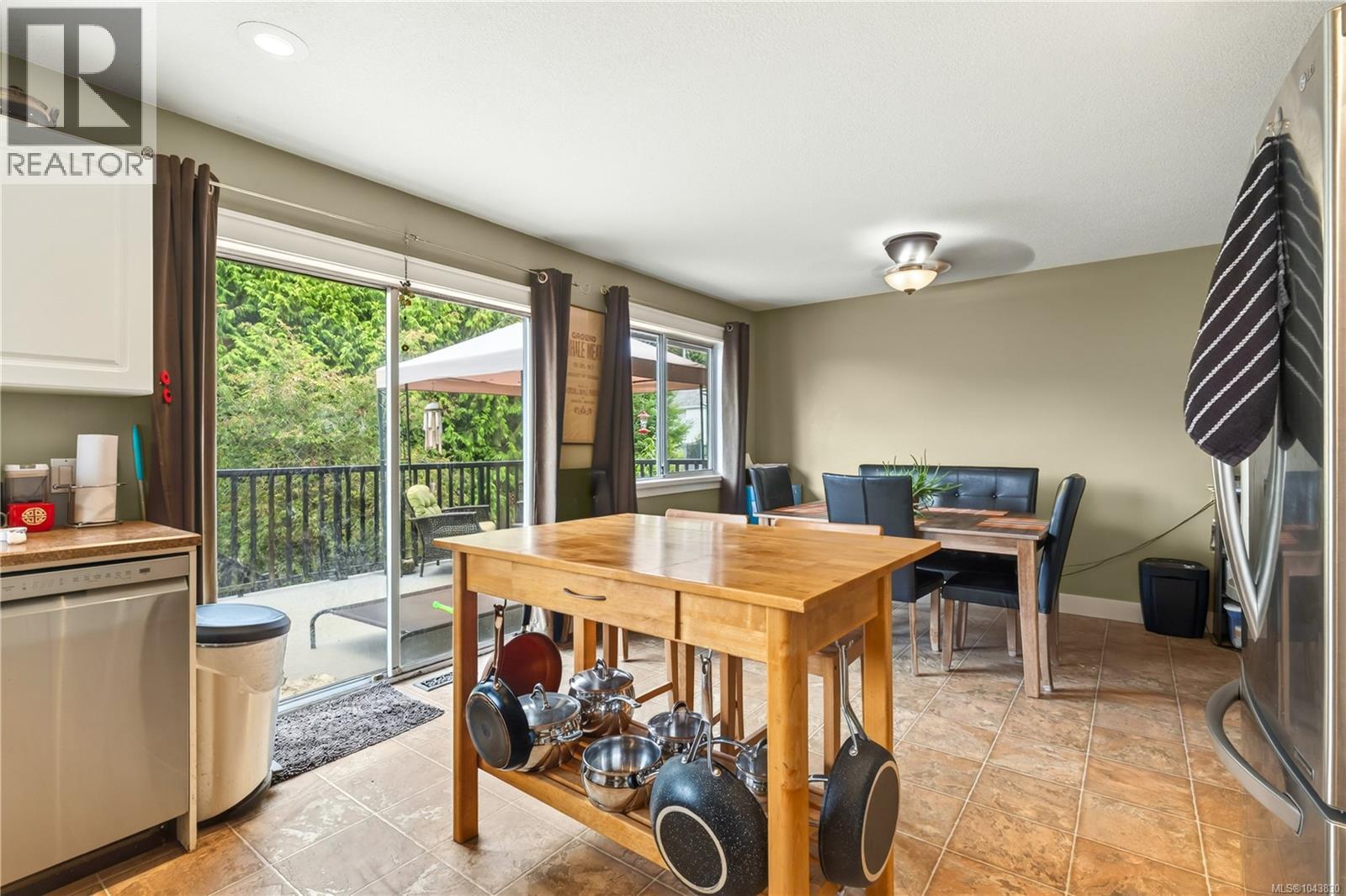 844 Therres Cres - 25