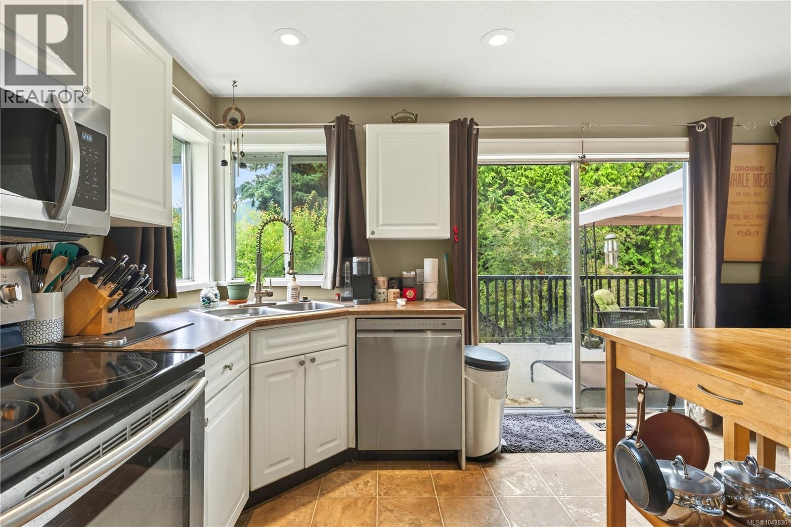 844 Therres Cres - 24