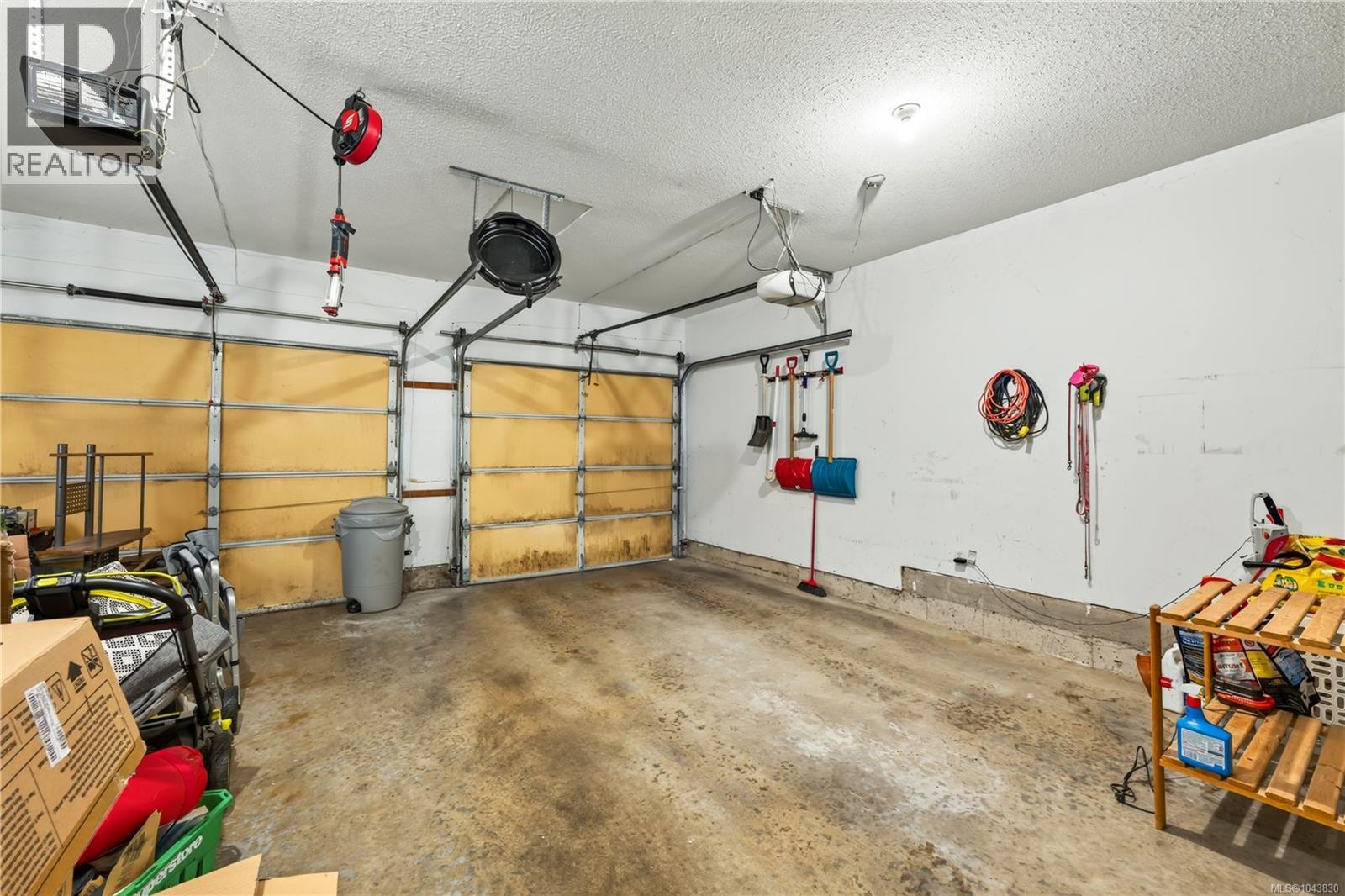 844 Therres Cres - 53