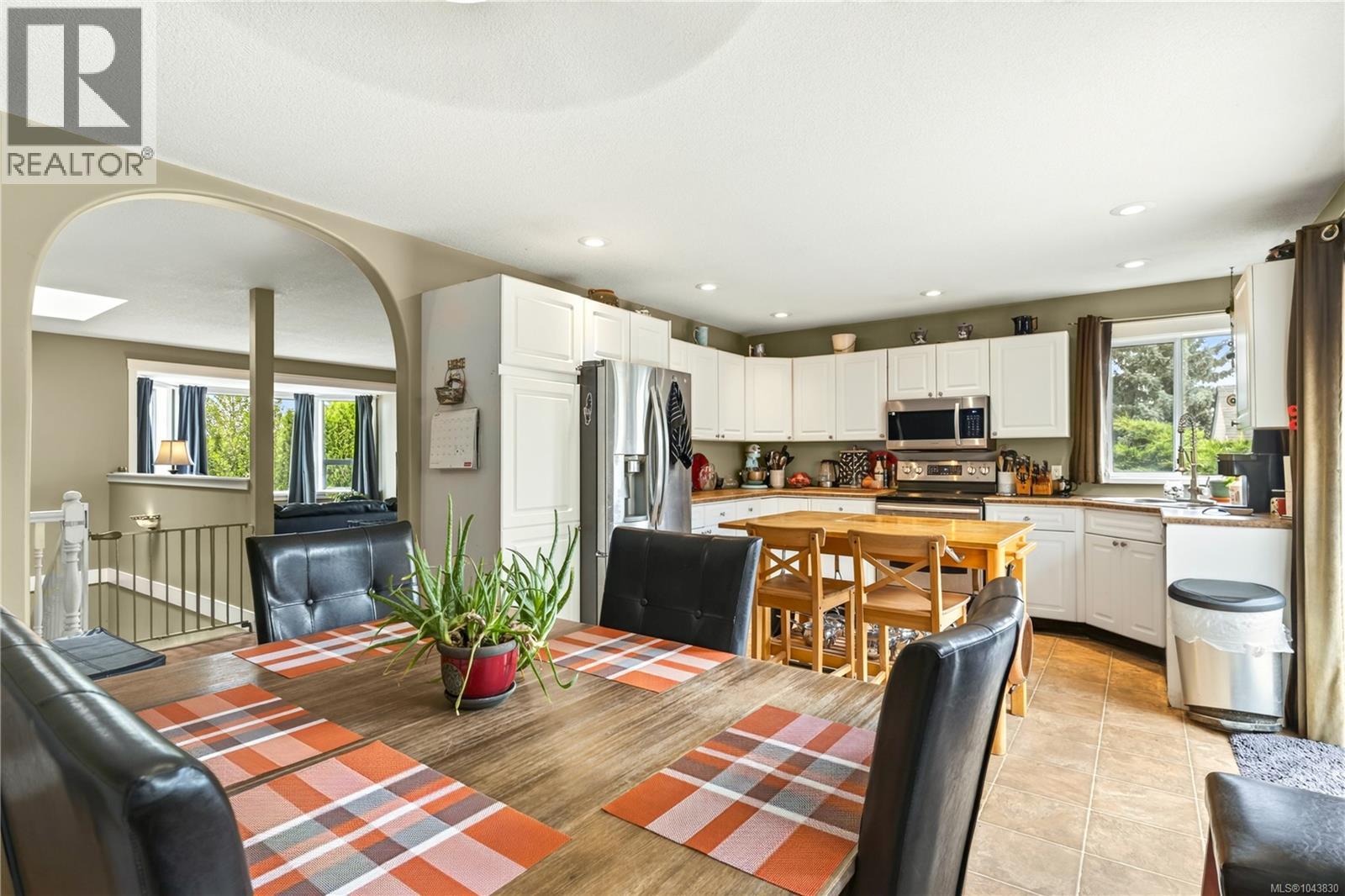 844 Therres Cres - 21