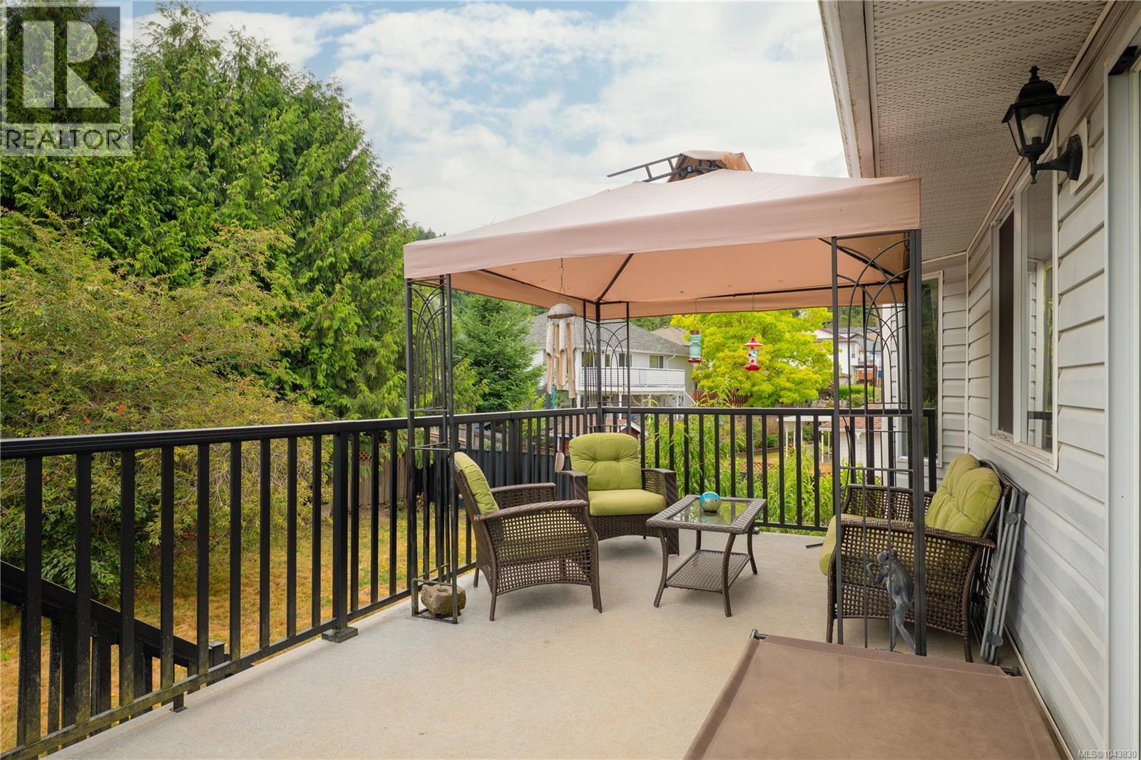 844 Therres Cres - 38