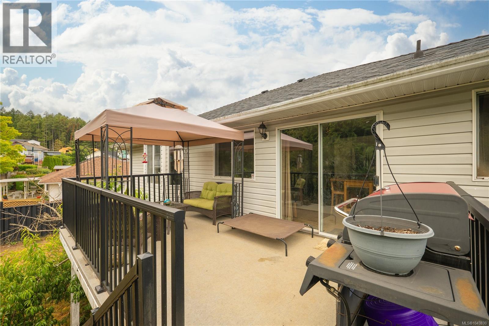 844 Therres Cres - 37