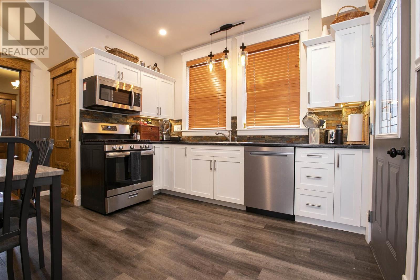 172 Spring ST - 23