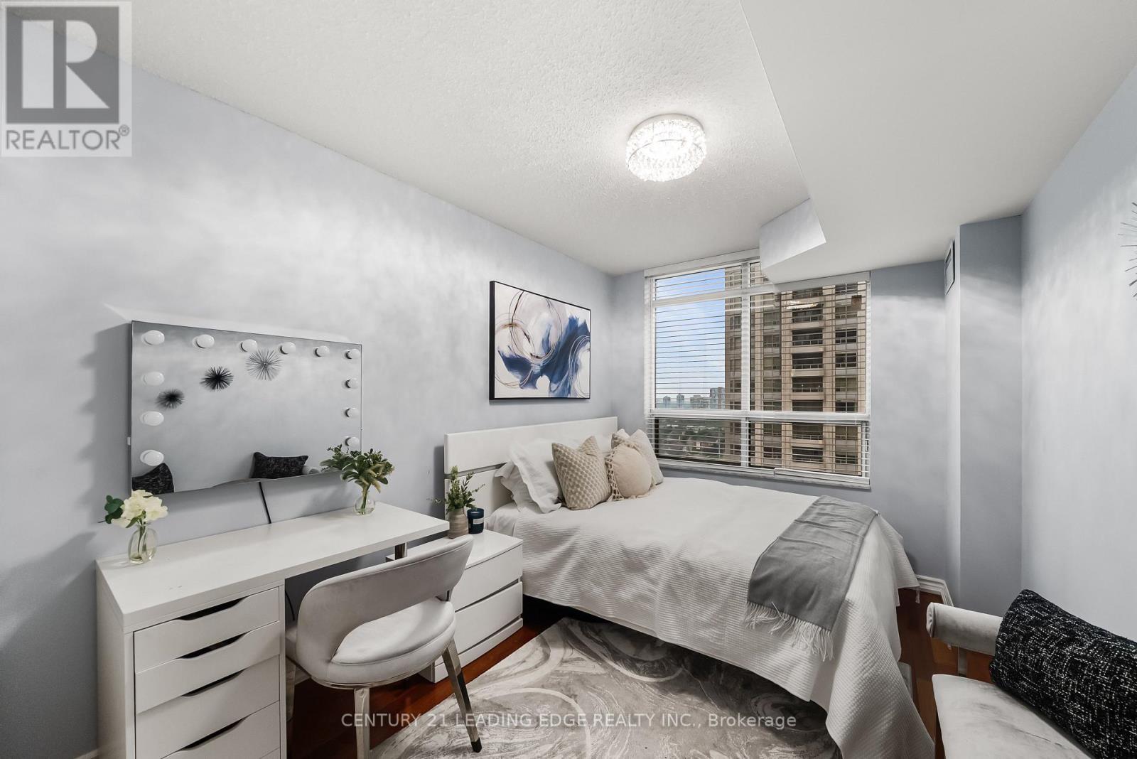 #1812 35 KINGSBRIDGE GARDEN CIRCLE - 19
