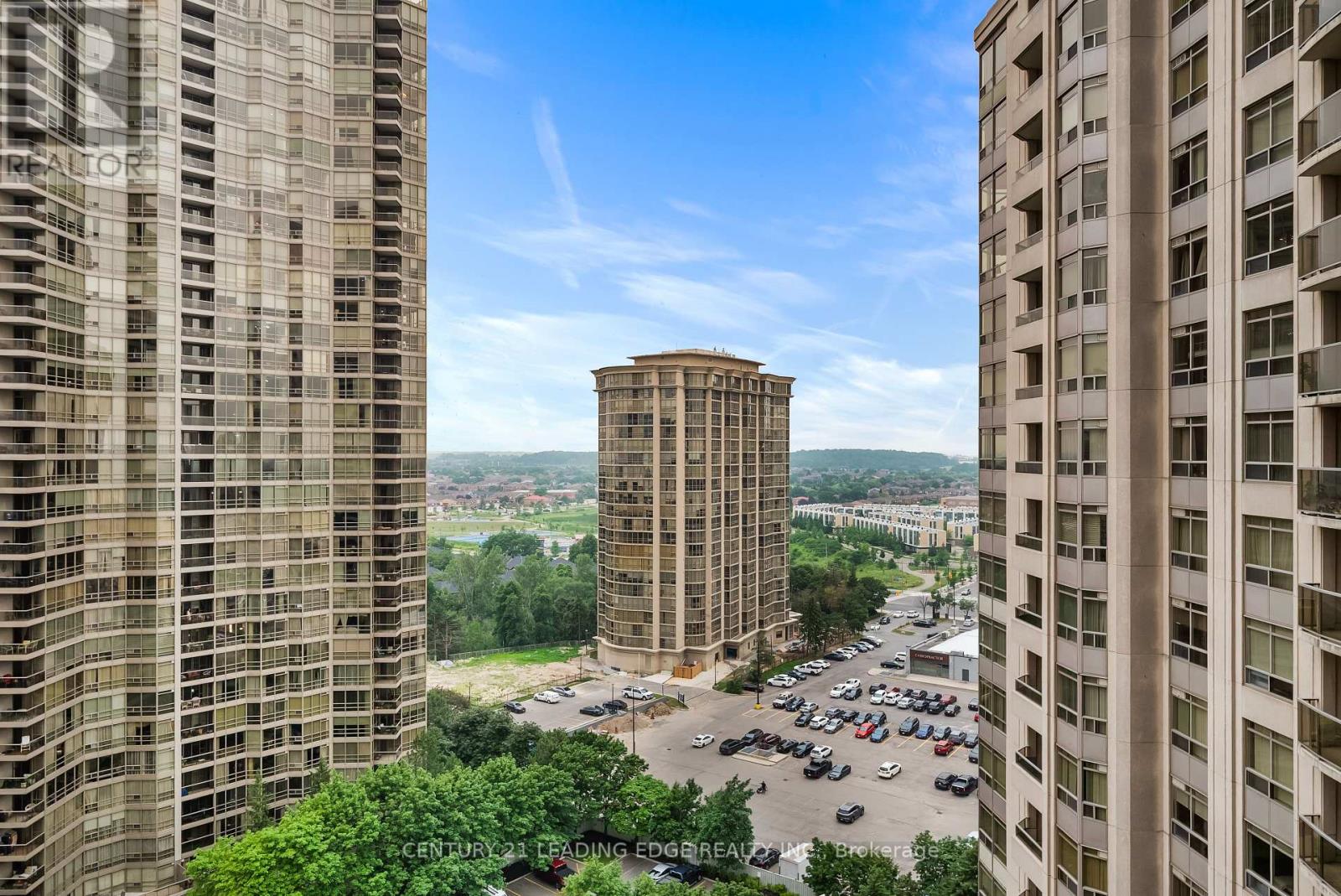 #1812 35 KINGSBRIDGE GARDEN CIRCLE - 26