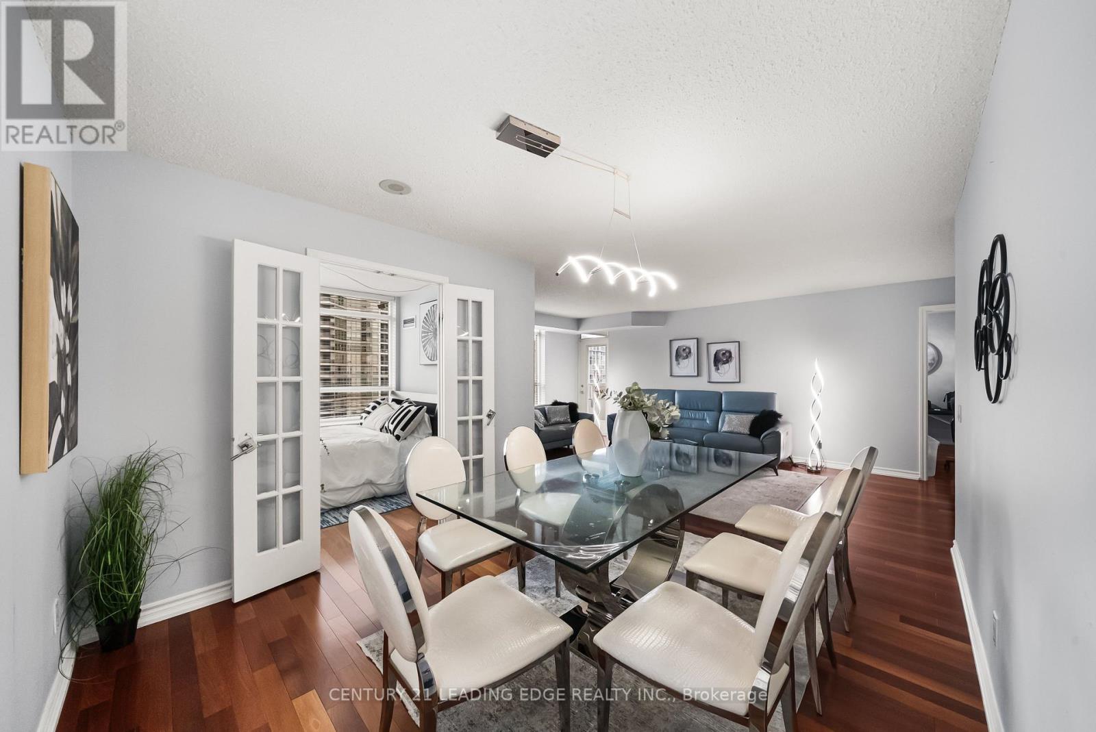 #1812 35 KINGSBRIDGE GARDEN CIRCLE - 7