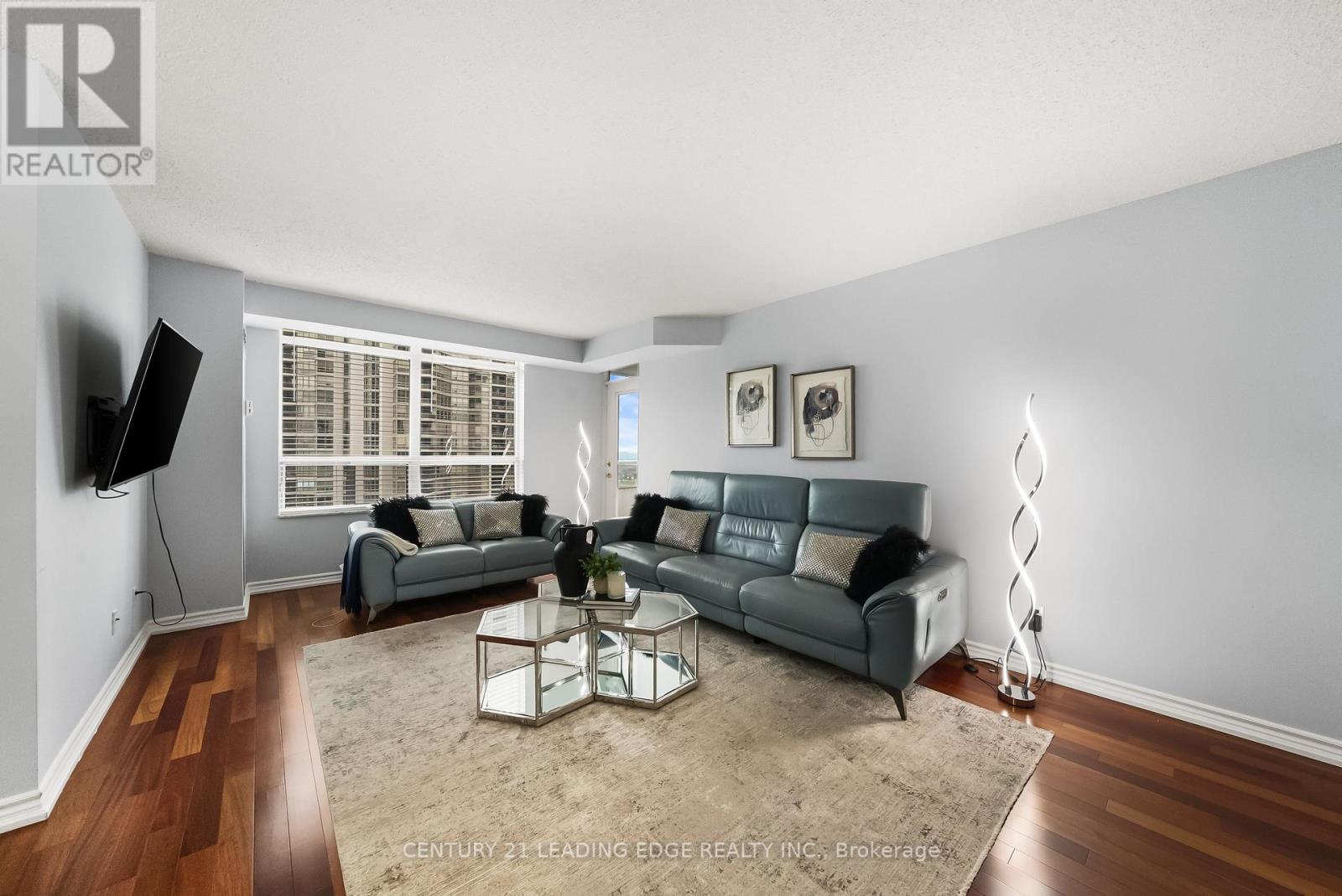 #1812 35 KINGSBRIDGE GARDEN CIRCLE - 5