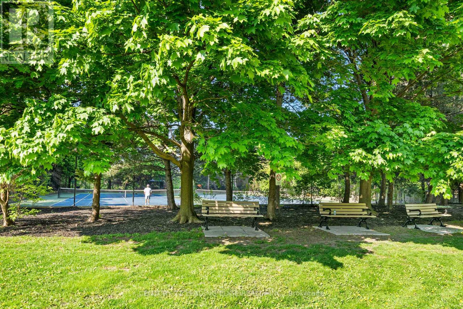 #1812 35 KINGSBRIDGE GARDEN CIRCLE - 33