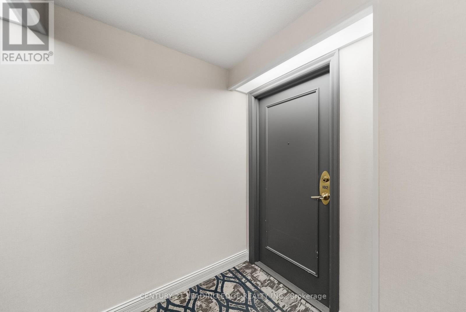 #1812 35 KINGSBRIDGE GARDEN CIRCLE - 29