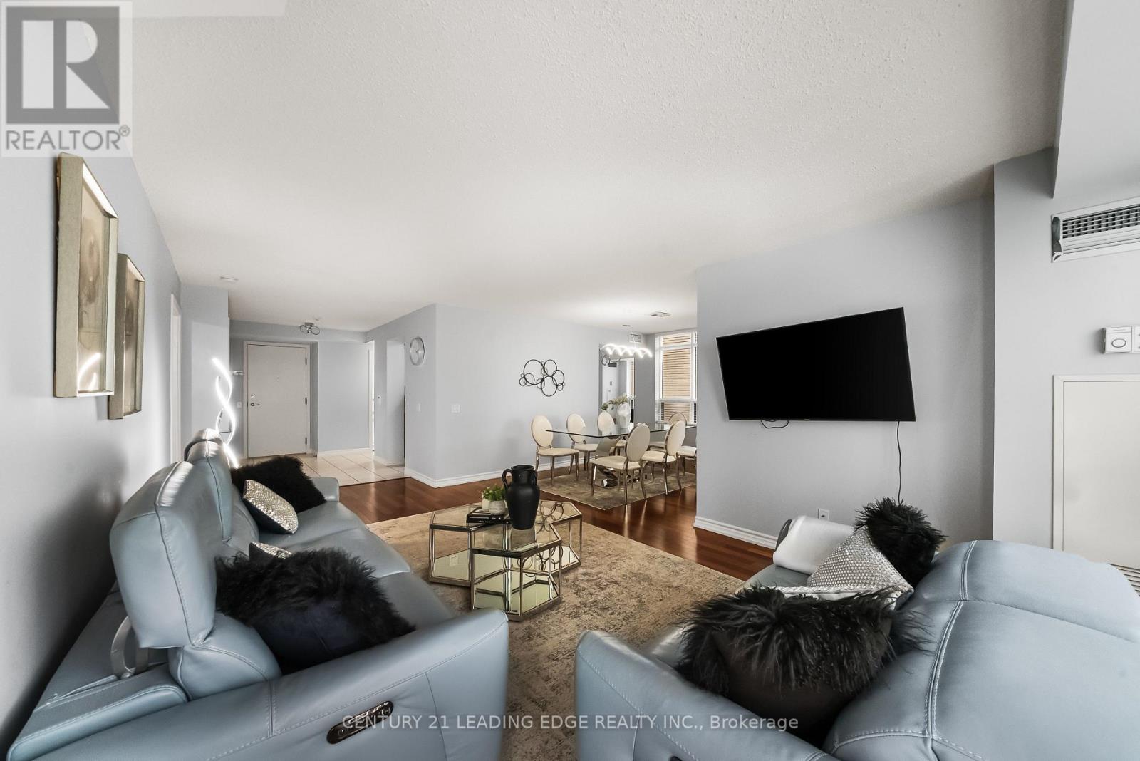 #1812 35 KINGSBRIDGE GARDEN CIRCLE - 6