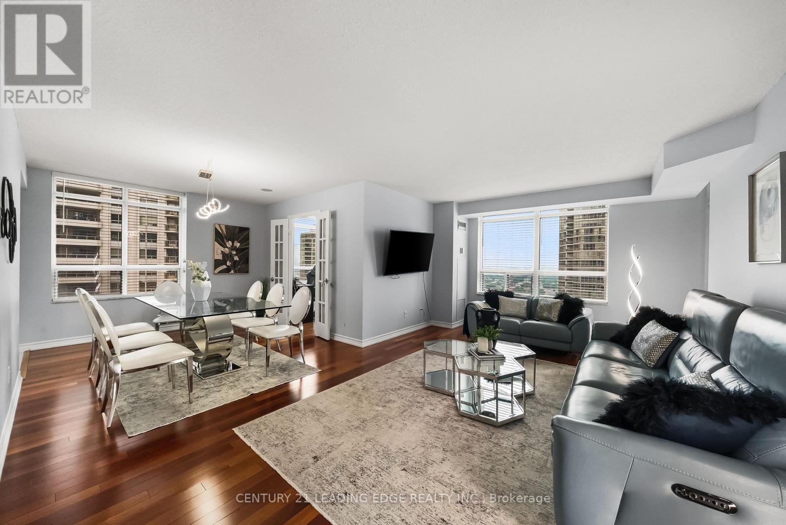 #1812 35 KINGSBRIDGE GARDEN CIRCLE - 3